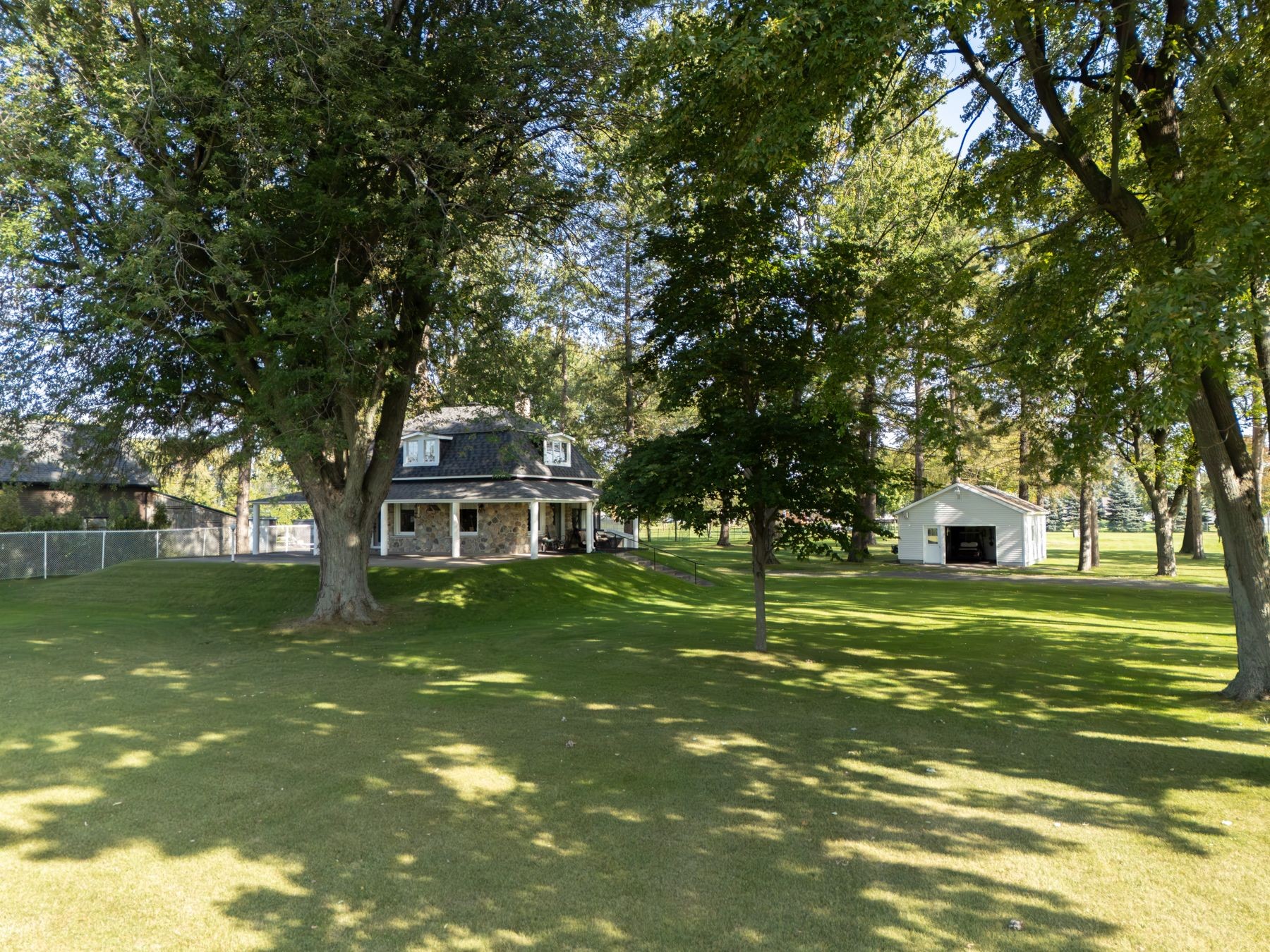 









250


Rg de l'Île

,
Pierreville,




QC
J0G1J0

