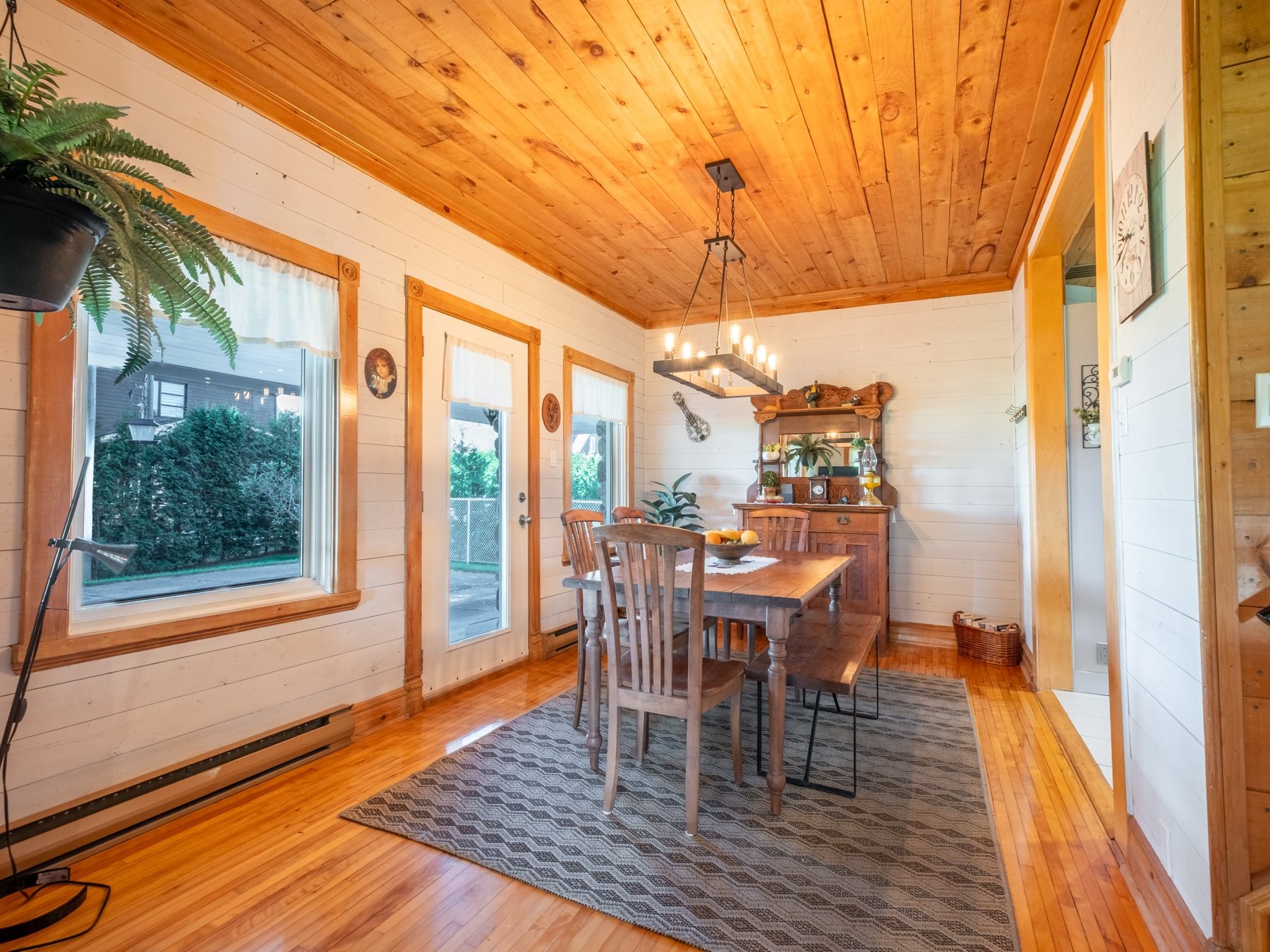 









250


Rg de l'Île

,
Pierreville,




QC
J0G1J0

