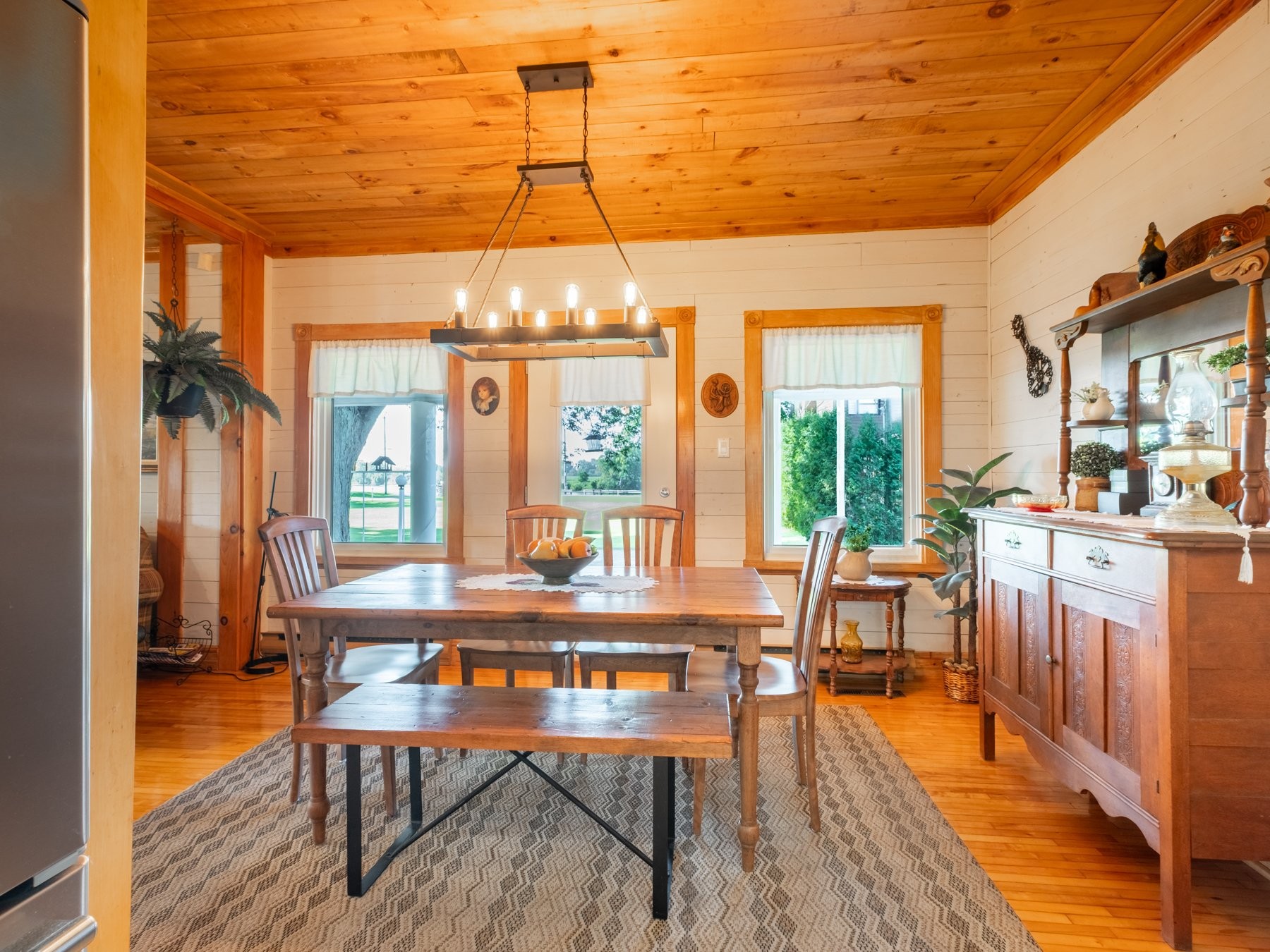 









250


Rg de l'Île

,
Pierreville,




QC
J0G1J0

