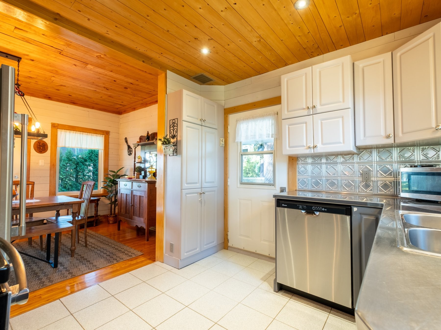 









250


Rg de l'Île

,
Pierreville,




QC
J0G1J0

