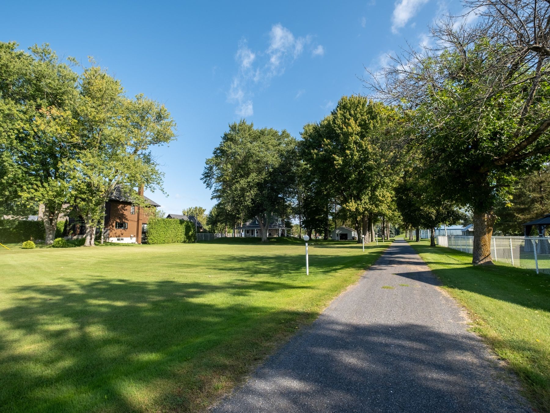









250


Rg de l'Île

,
Pierreville,




QC
J0G1J0


