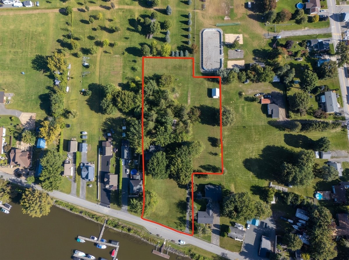 









250


Rg de l'Île

,
Pierreville,




QC
J0G1J0

