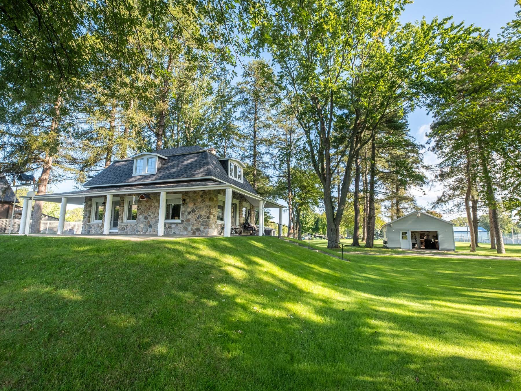 









250


Rg de l'Île

,
Pierreville,




QC
J0G1J0

