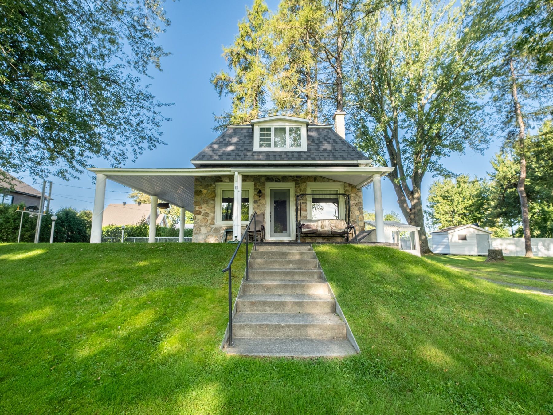 









250


Rg de l'Île

,
Pierreville,




QC
J0G1J0

