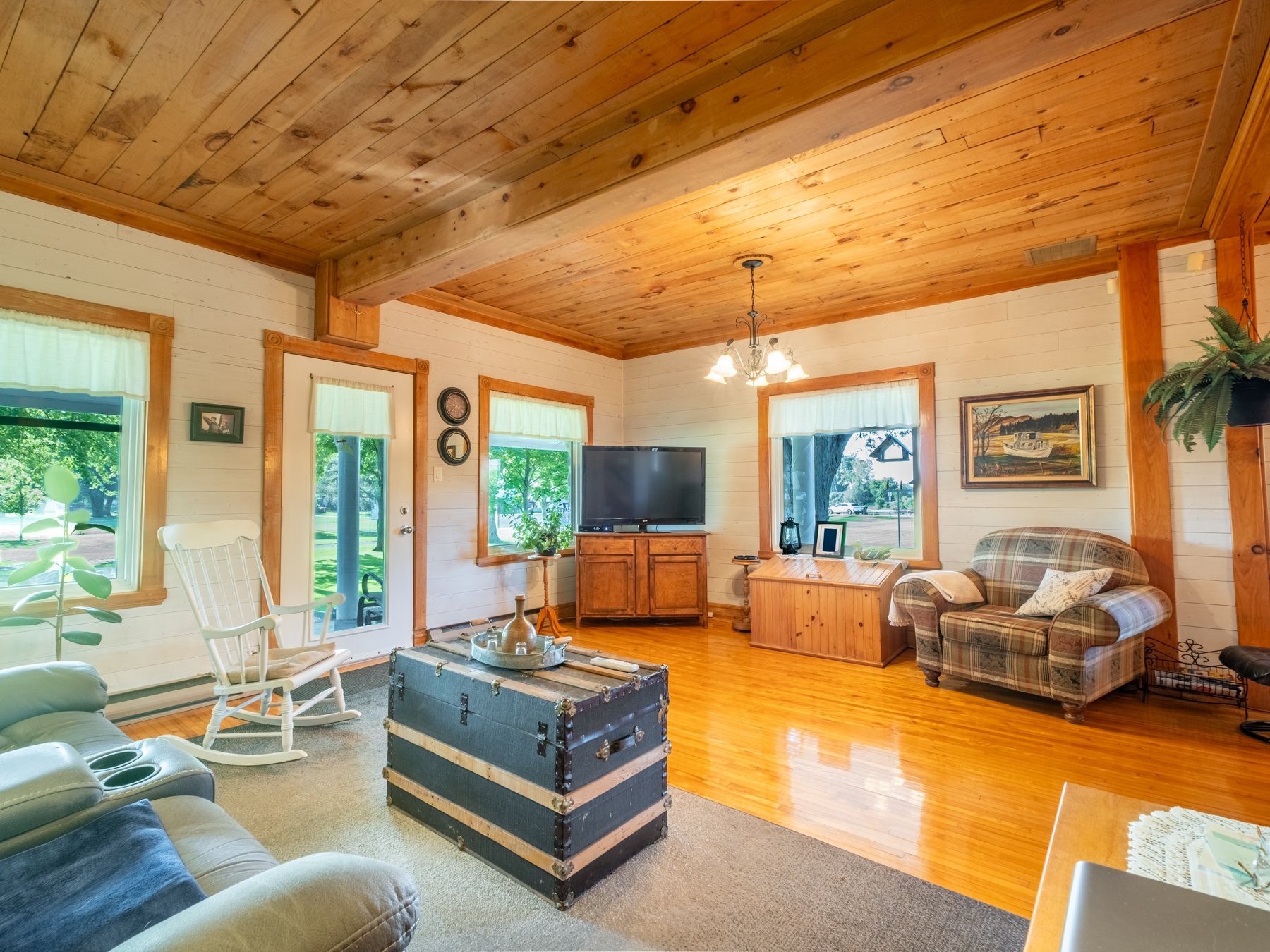 









250


Rg de l'Île

,
Pierreville,




QC
J0G1J0

