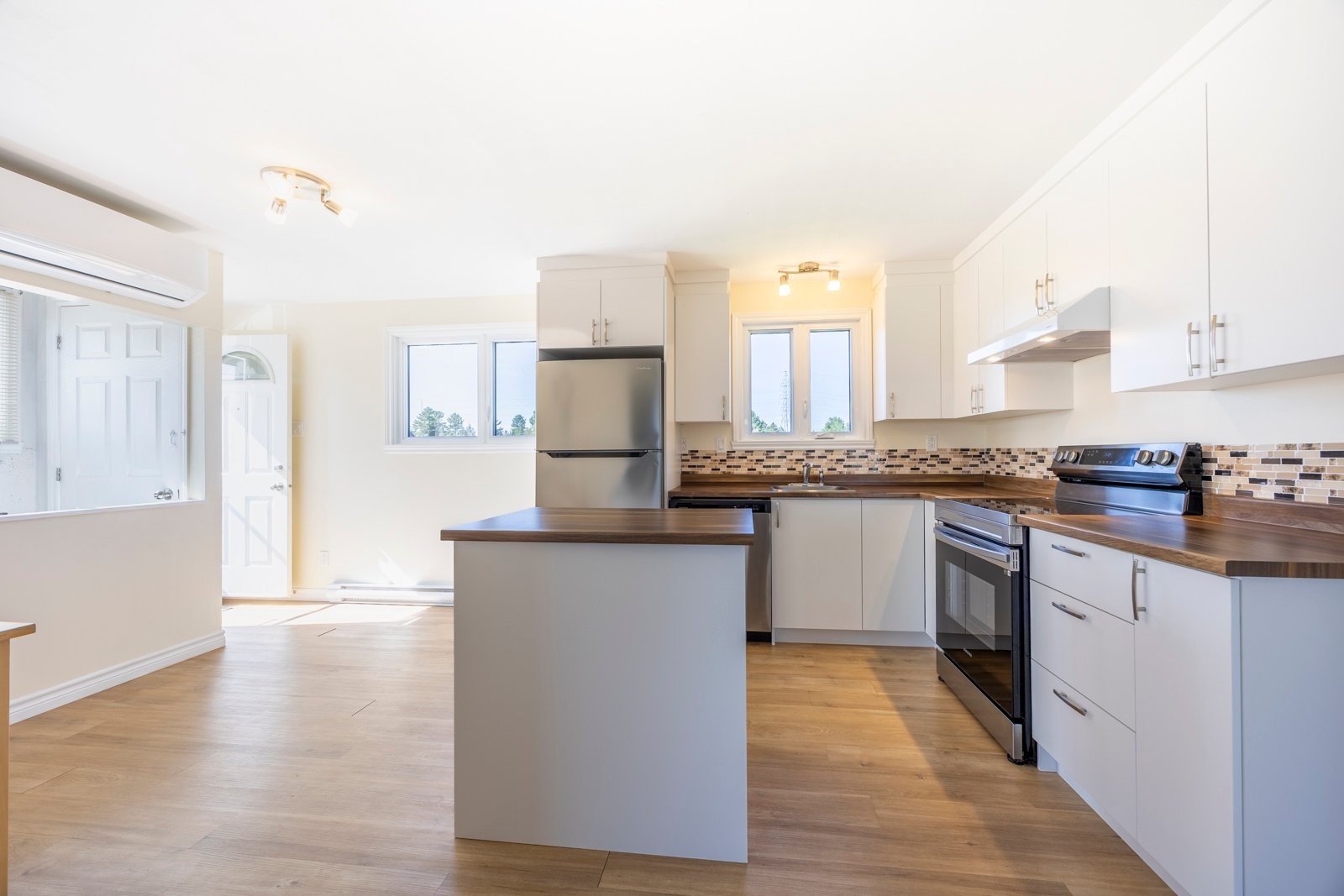 









271


Rg Barthélemy

,
Saint-Léon-le-Grand,




QC
J0K2W0


