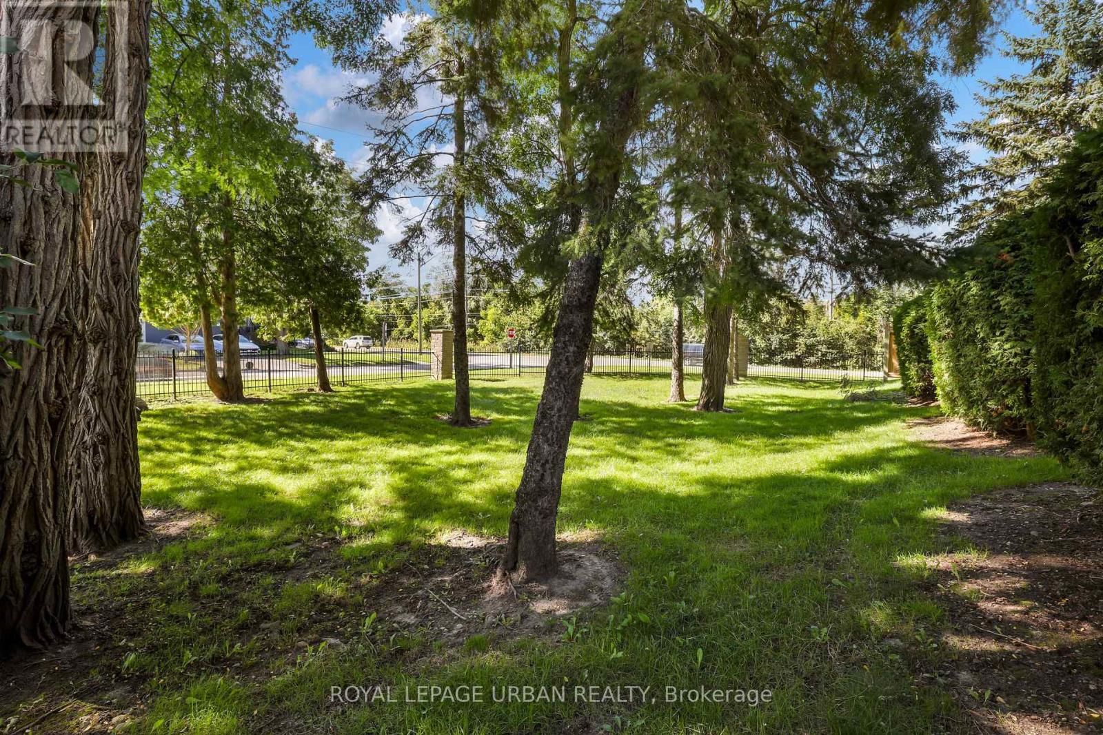 












157 - 1995 ROYAL ROAD

,
Pickering,




Ontario
L1V6V9

