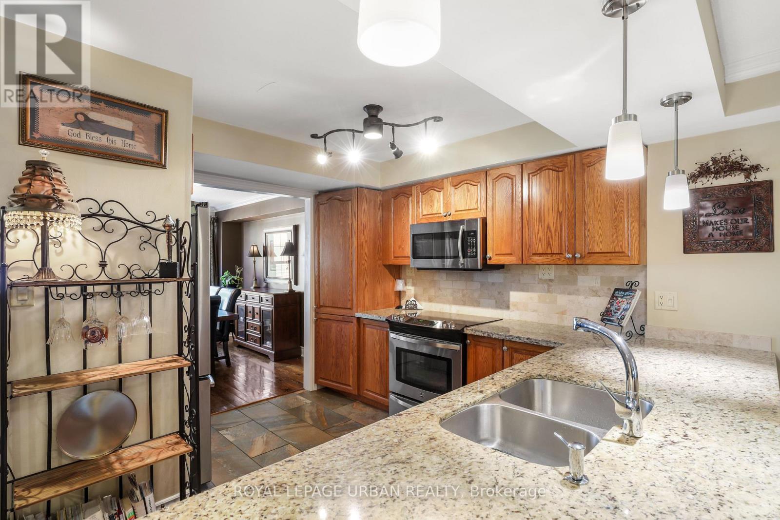 












157 - 1995 ROYAL ROAD

,
Pickering,




Ontario
L1V6V9

