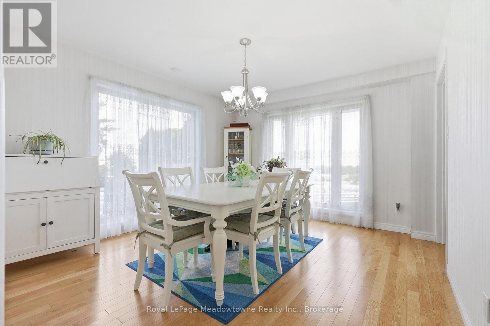 












7053 APPLEBY LINE

,
Milton,




Ontario
L9T2Y1

