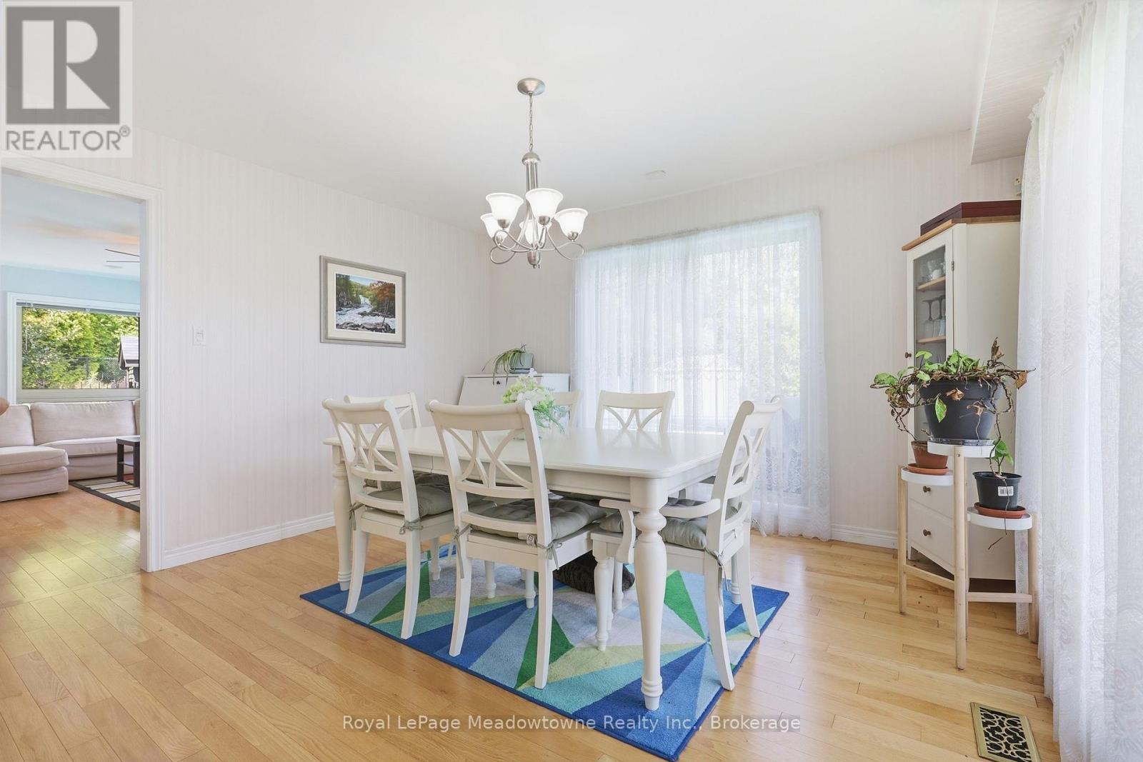 












7053 APPLEBY LINE

,
Milton,




Ontario
L9T2Y1

