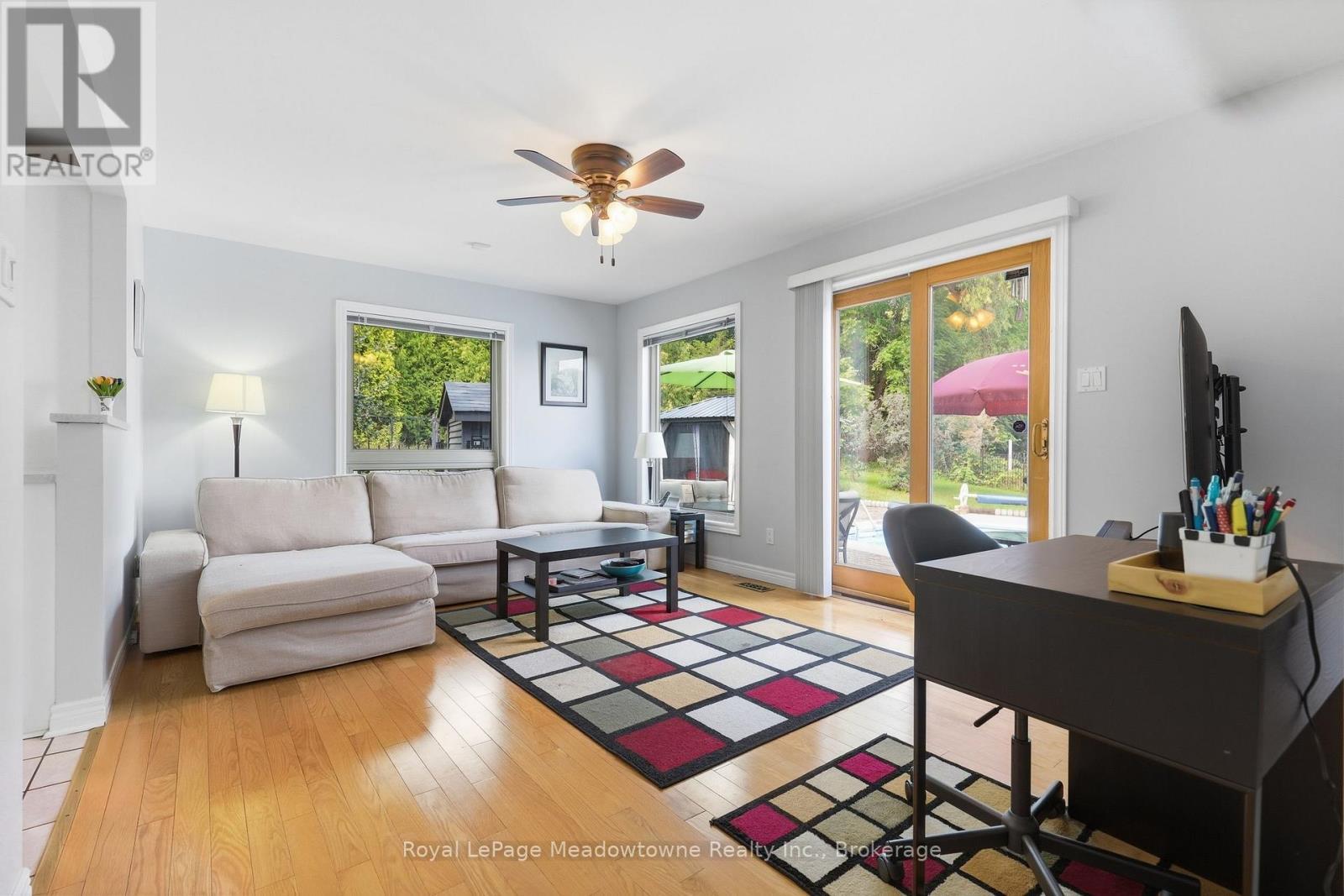 












7053 APPLEBY LINE

,
Milton,




Ontario
L9T2Y1

