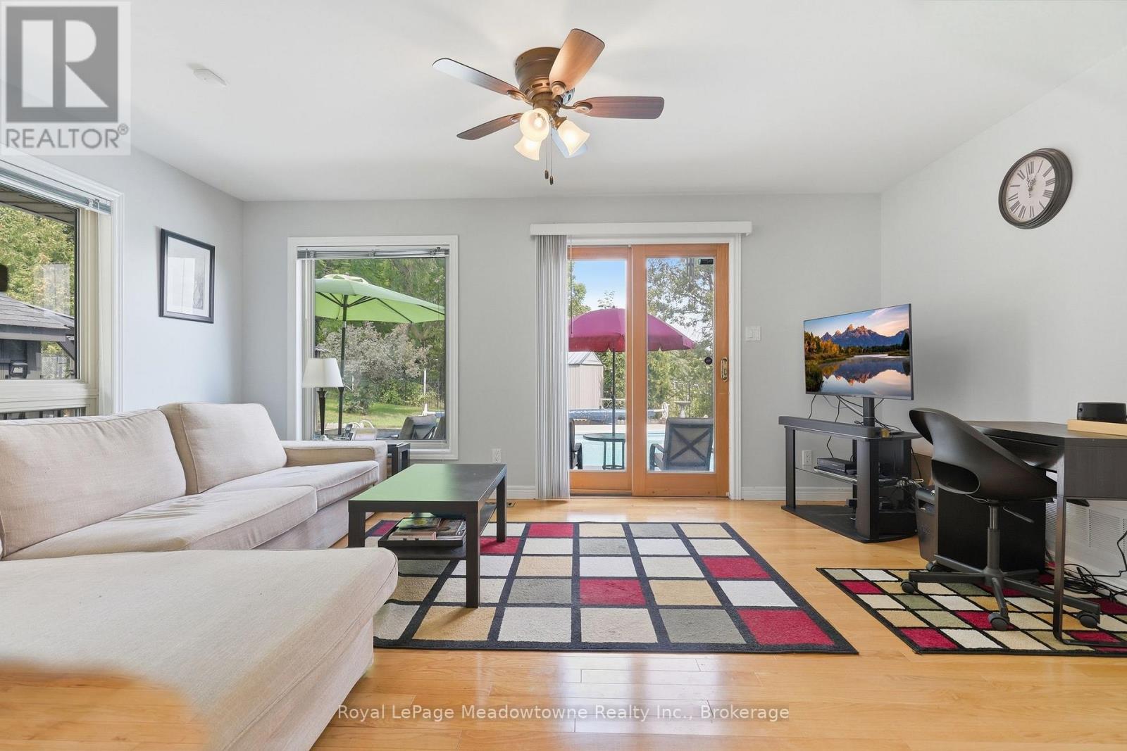 












7053 APPLEBY LINE

,
Milton,




Ontario
L9T2Y1

