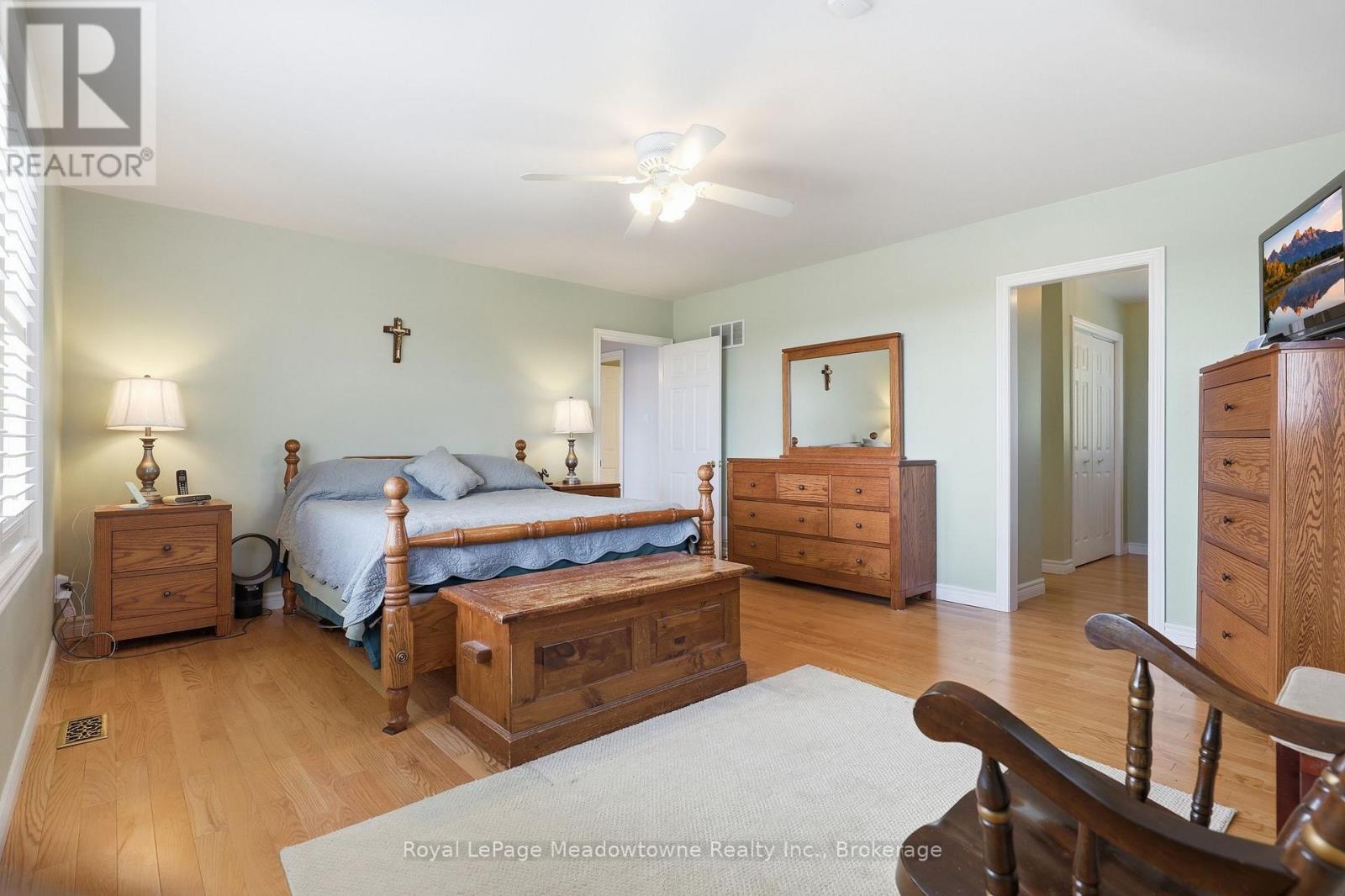 












7053 APPLEBY LINE

,
Milton,




Ontario
L9T2Y1

