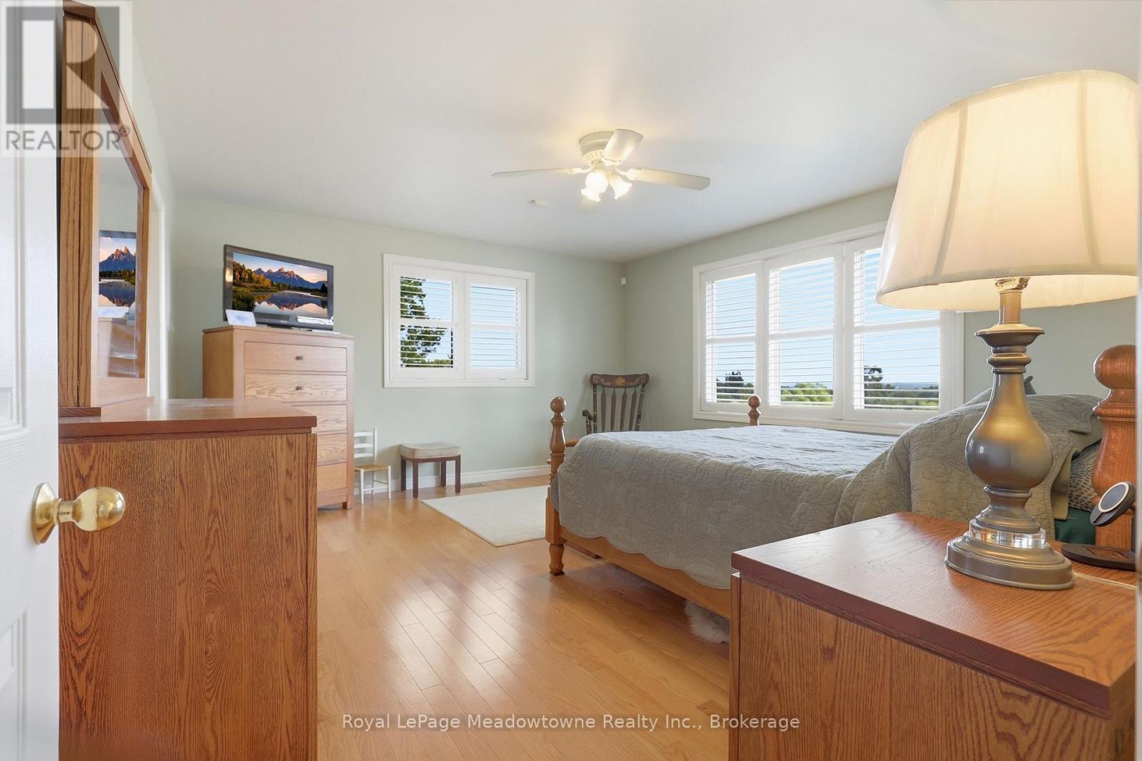 












7053 APPLEBY LINE

,
Milton,




Ontario
L9T2Y1

