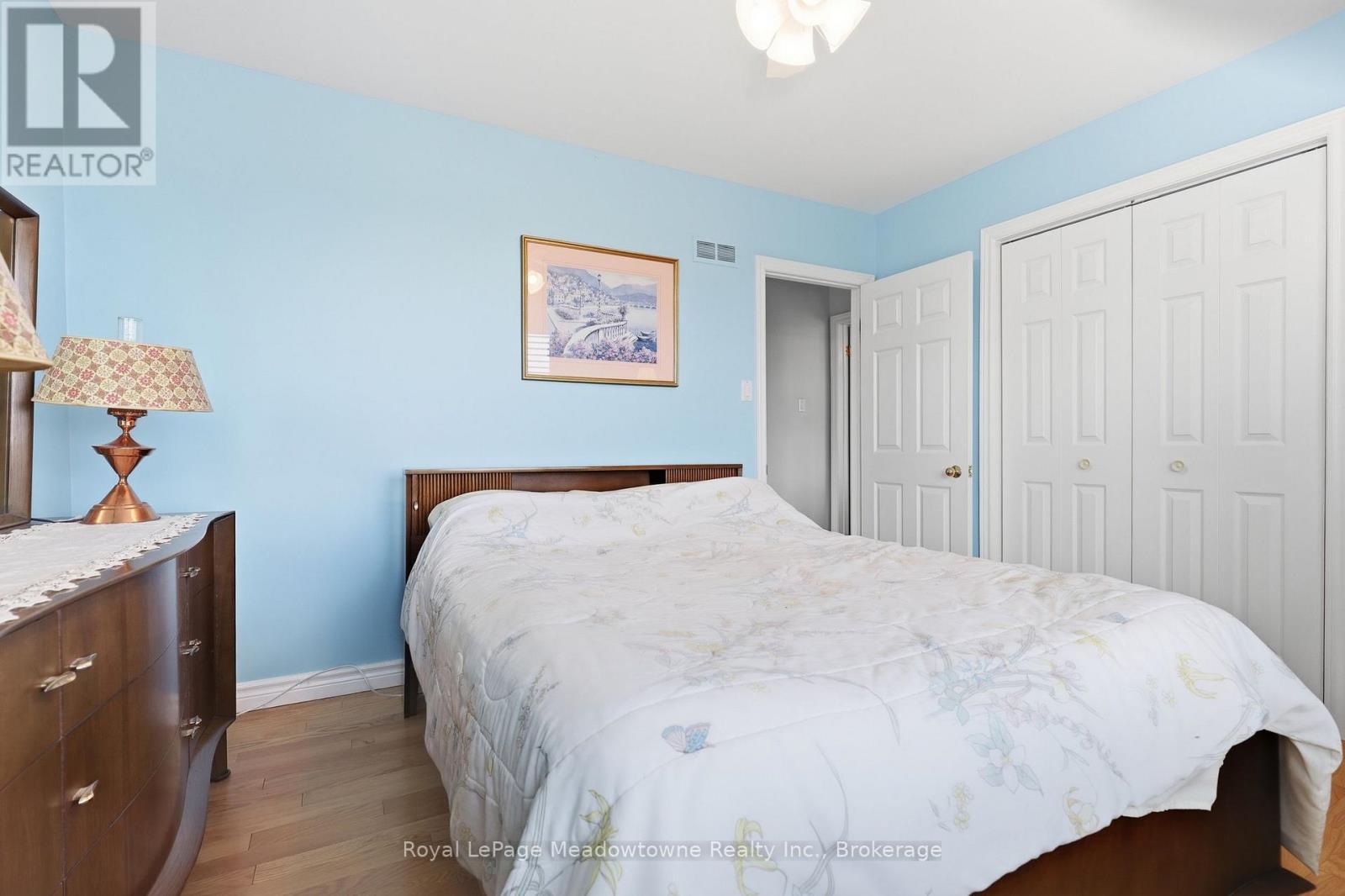 












7053 APPLEBY LINE

,
Milton,




Ontario
L9T2Y1

