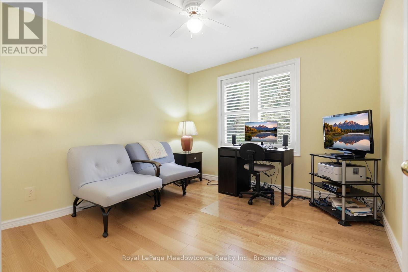 












7053 APPLEBY LINE

,
Milton,




Ontario
L9T2Y1

