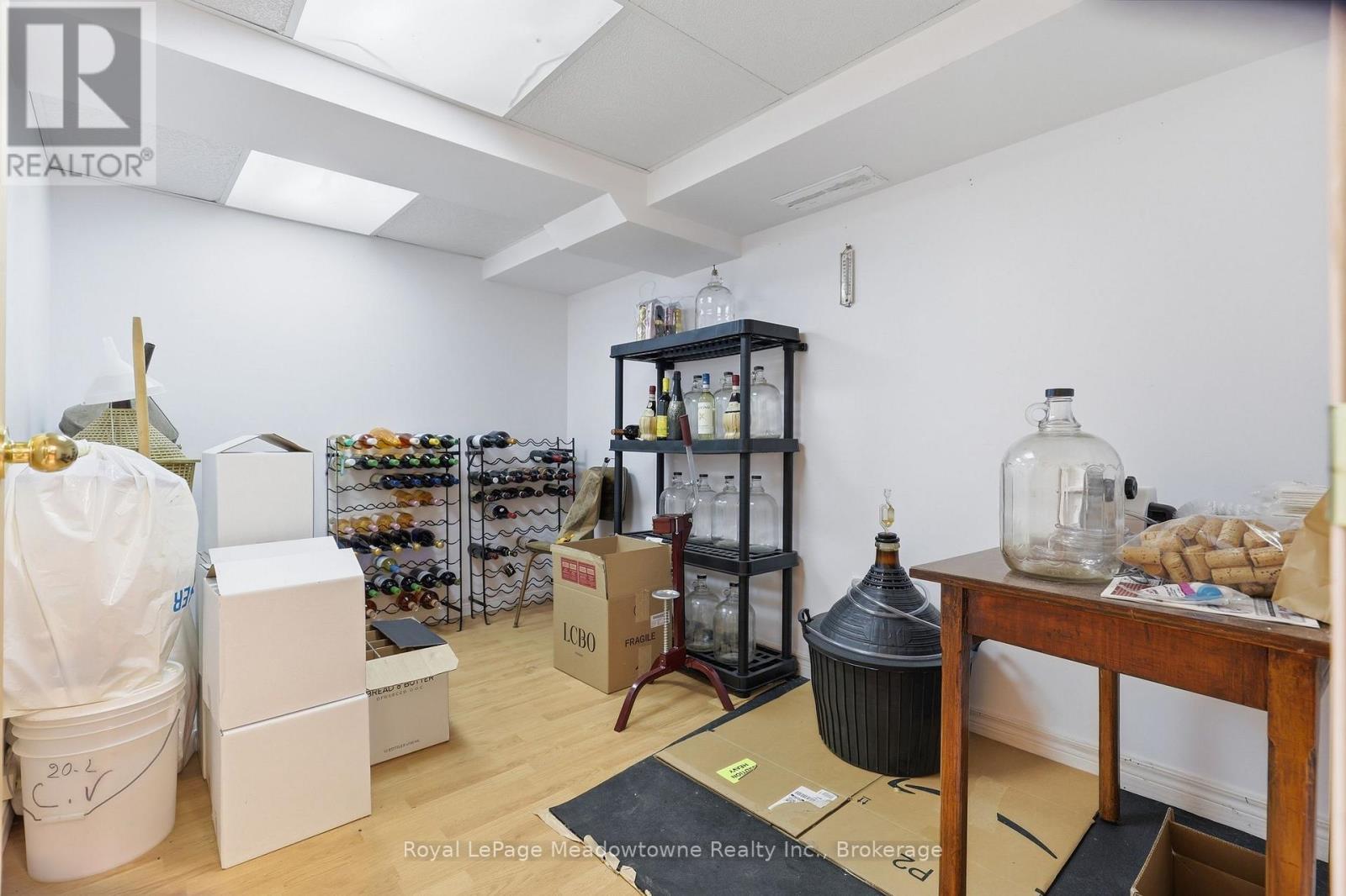 












7053 APPLEBY LINE

,
Milton,




Ontario
L9T2Y1


