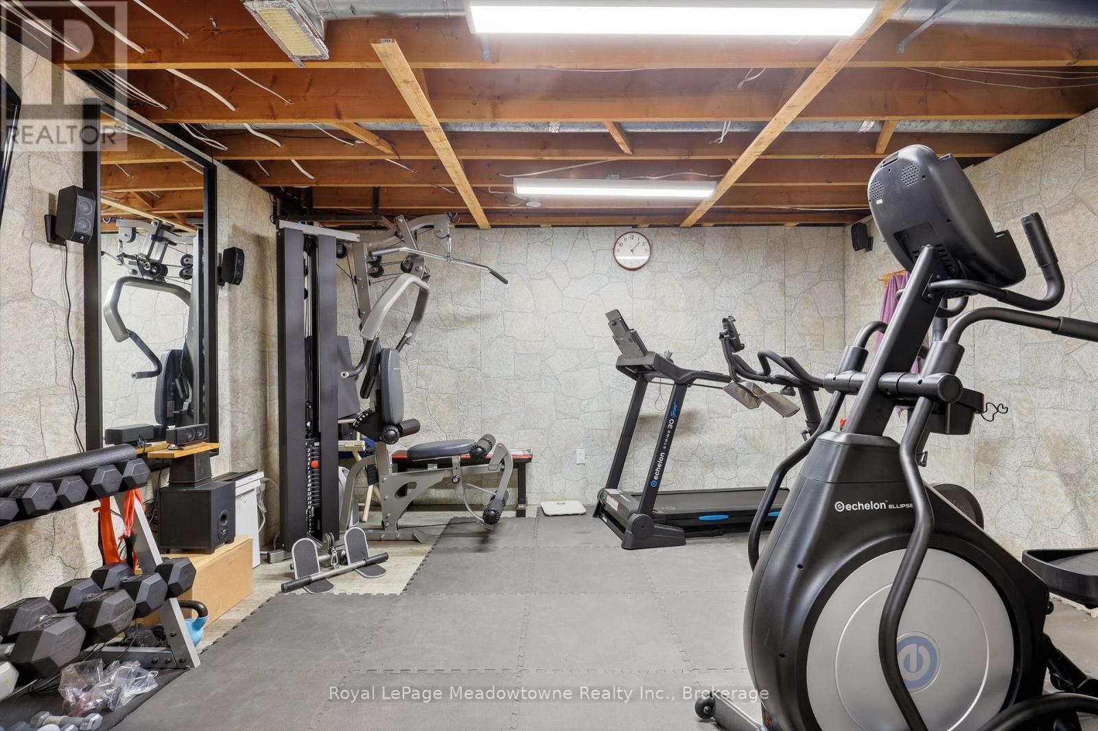 












7053 APPLEBY LINE

,
Milton,




Ontario
L9T2Y1

