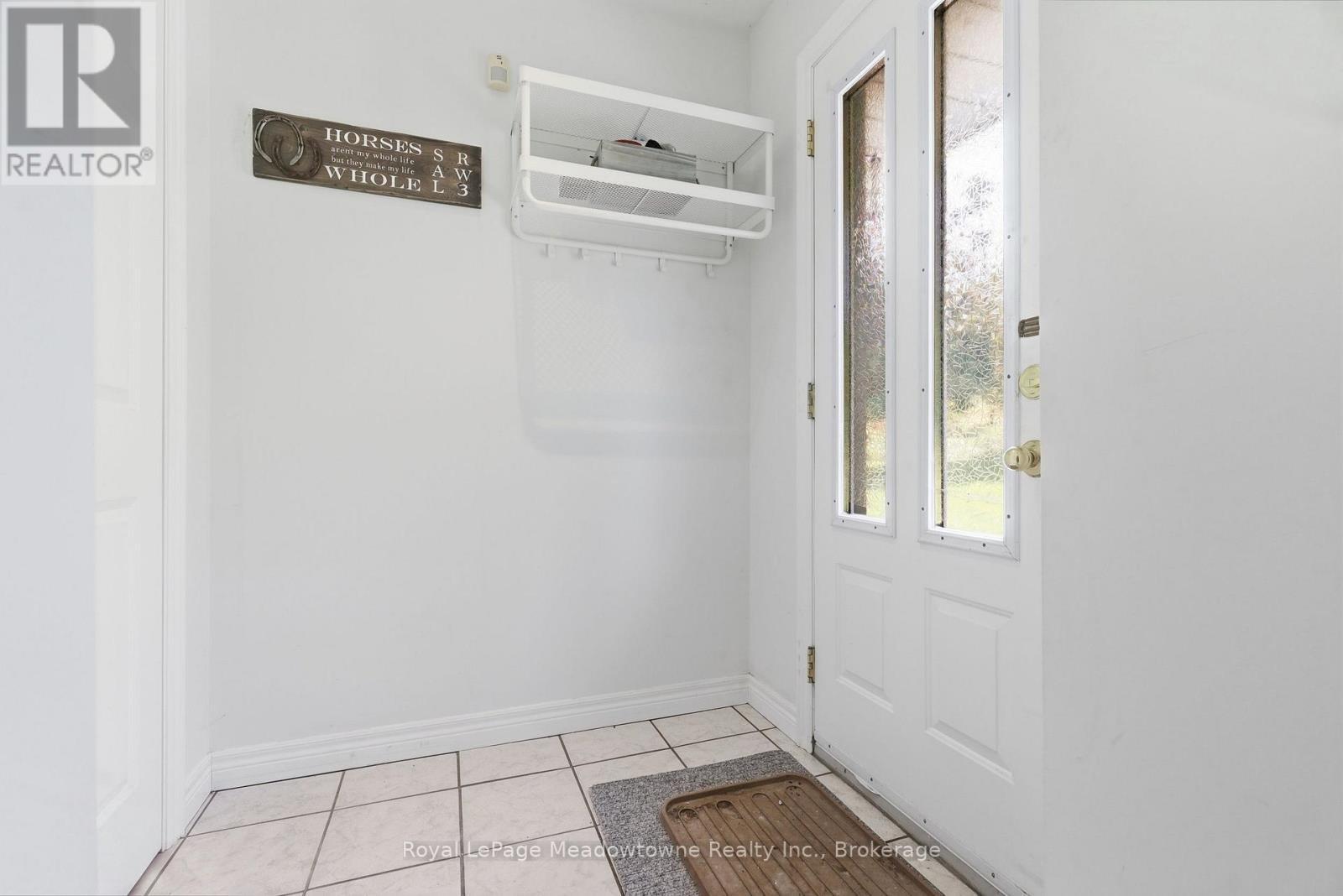 












7053 APPLEBY LINE

,
Milton,




Ontario
L9T2Y1

