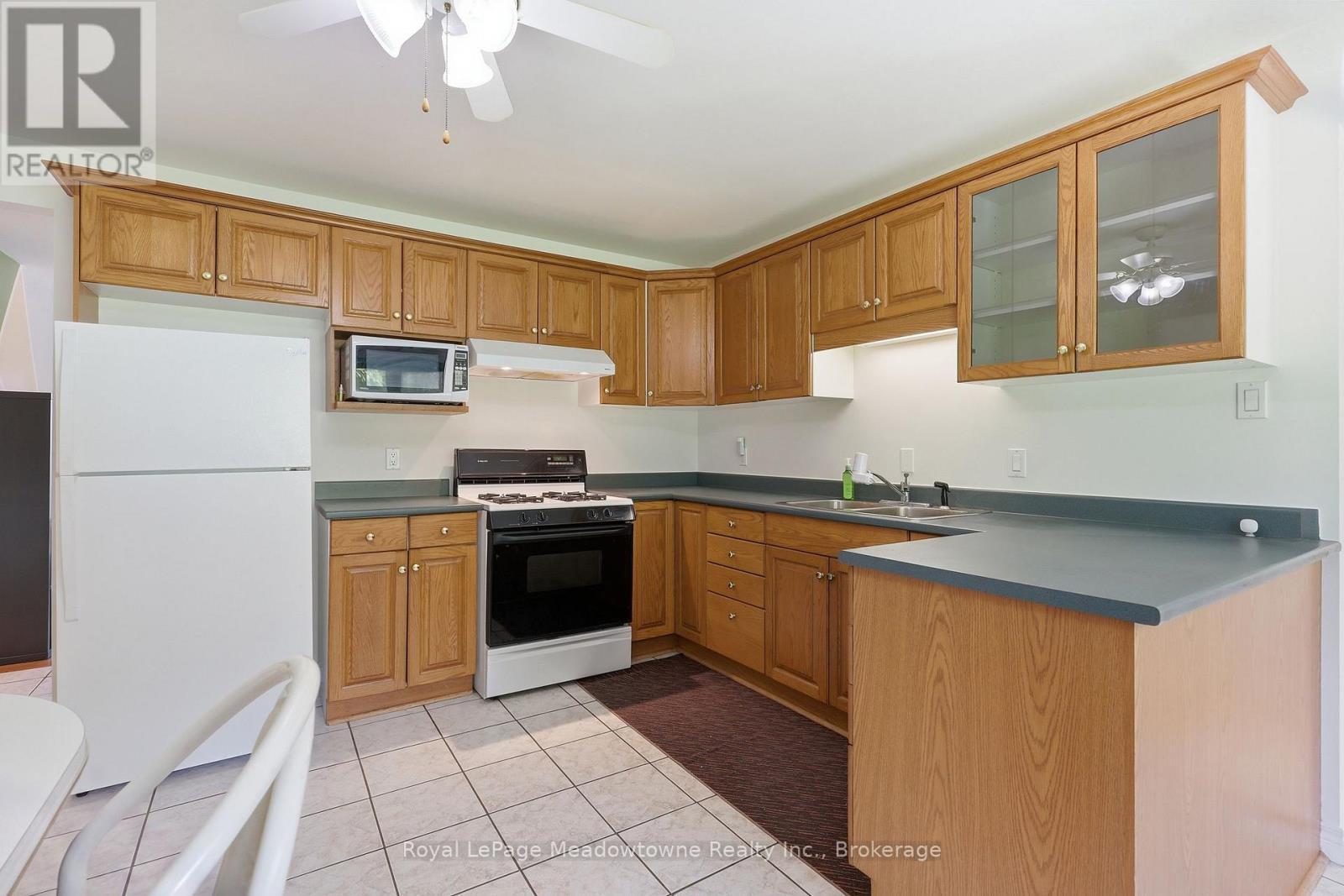 












7053 APPLEBY LINE

,
Milton,




Ontario
L9T2Y1

