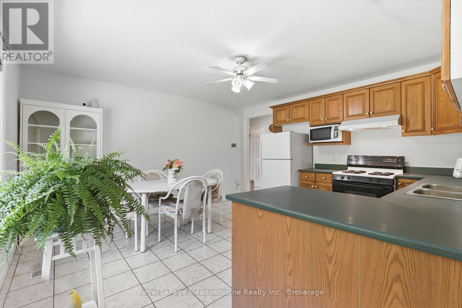 












7053 APPLEBY LINE

,
Milton,




Ontario
L9T2Y1

