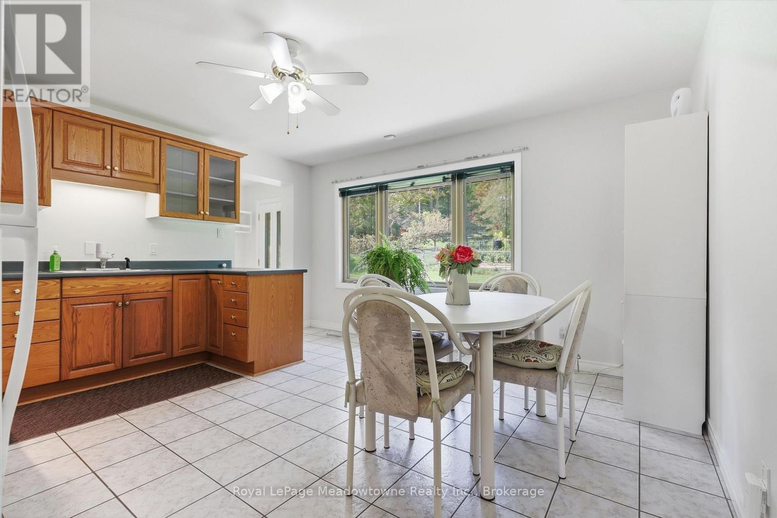 












7053 APPLEBY LINE

,
Milton,




Ontario
L9T2Y1

