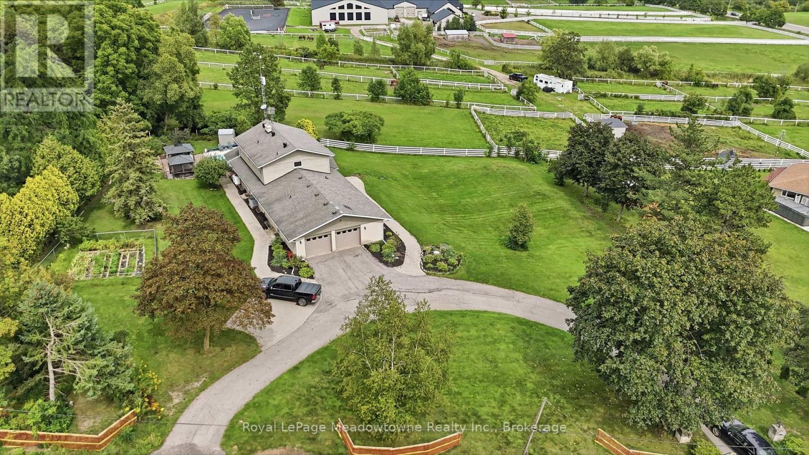 












7053 APPLEBY LINE

,
Milton,




Ontario
L9T2Y1

