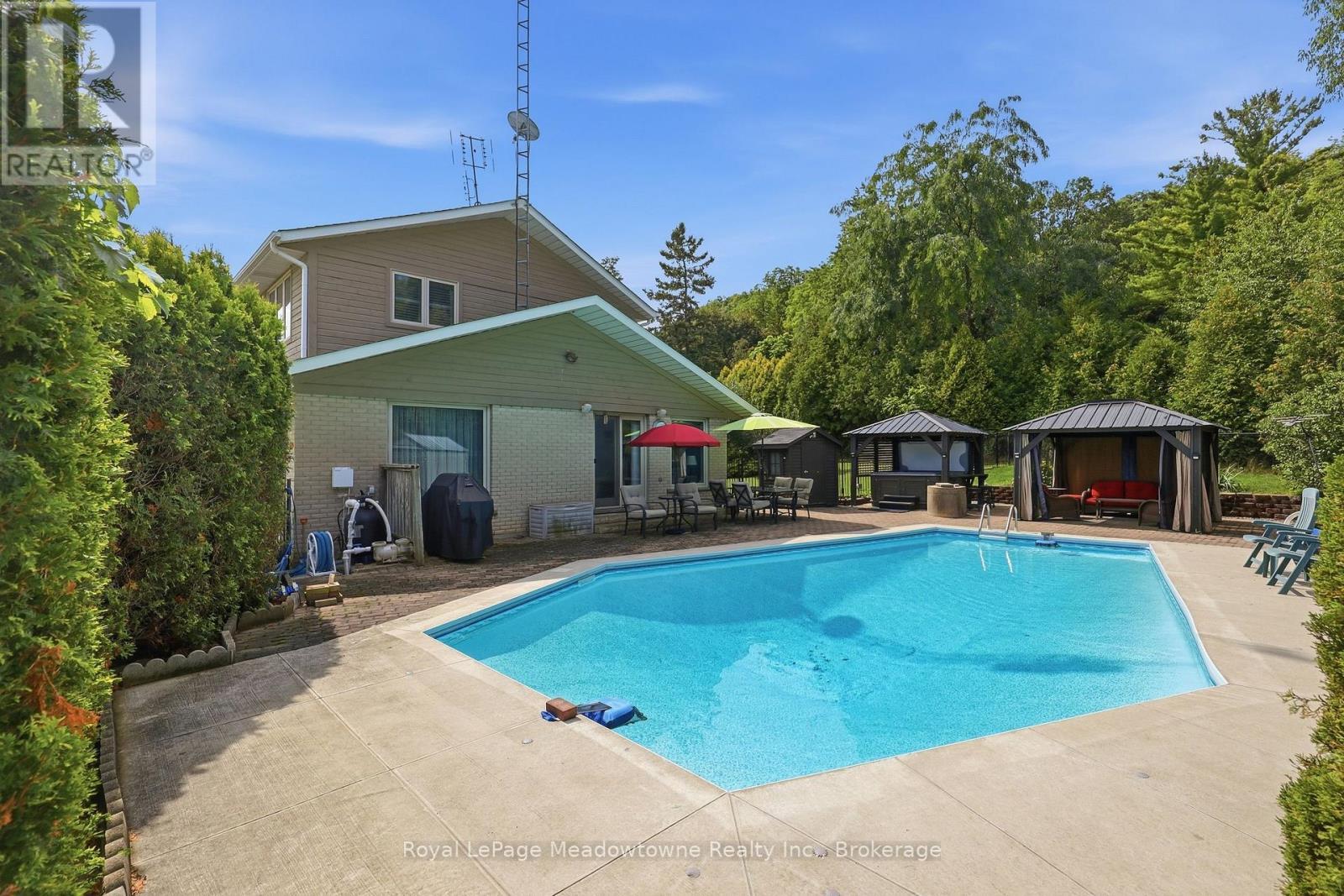 












7053 APPLEBY LINE

,
Milton,




Ontario
L9T2Y1

