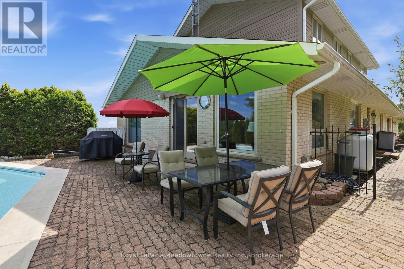












7053 APPLEBY LINE

,
Milton,




Ontario
L9T2Y1

