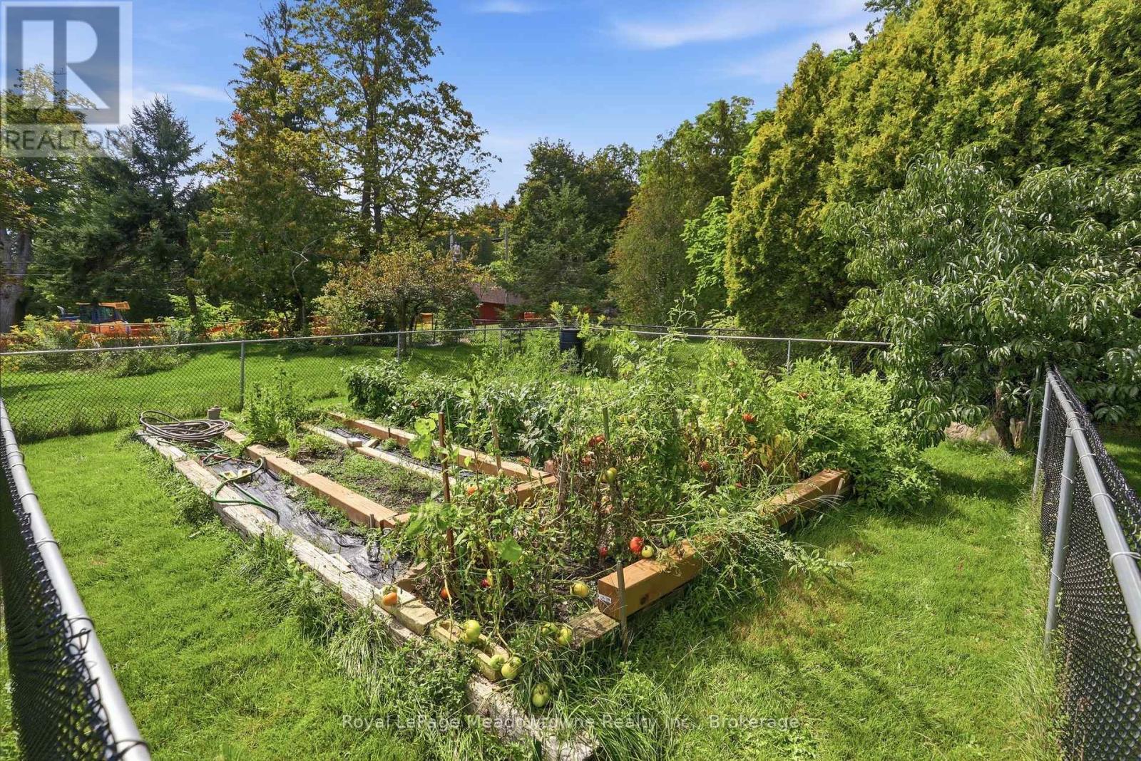 












7053 APPLEBY LINE

,
Milton,




Ontario
L9T2Y1

