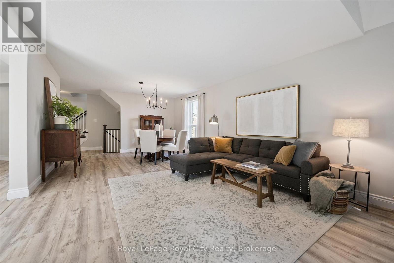 












81 TEAL DRIVE

,
Guelph (Kortright Hills),




Ontario
N1C1H2

