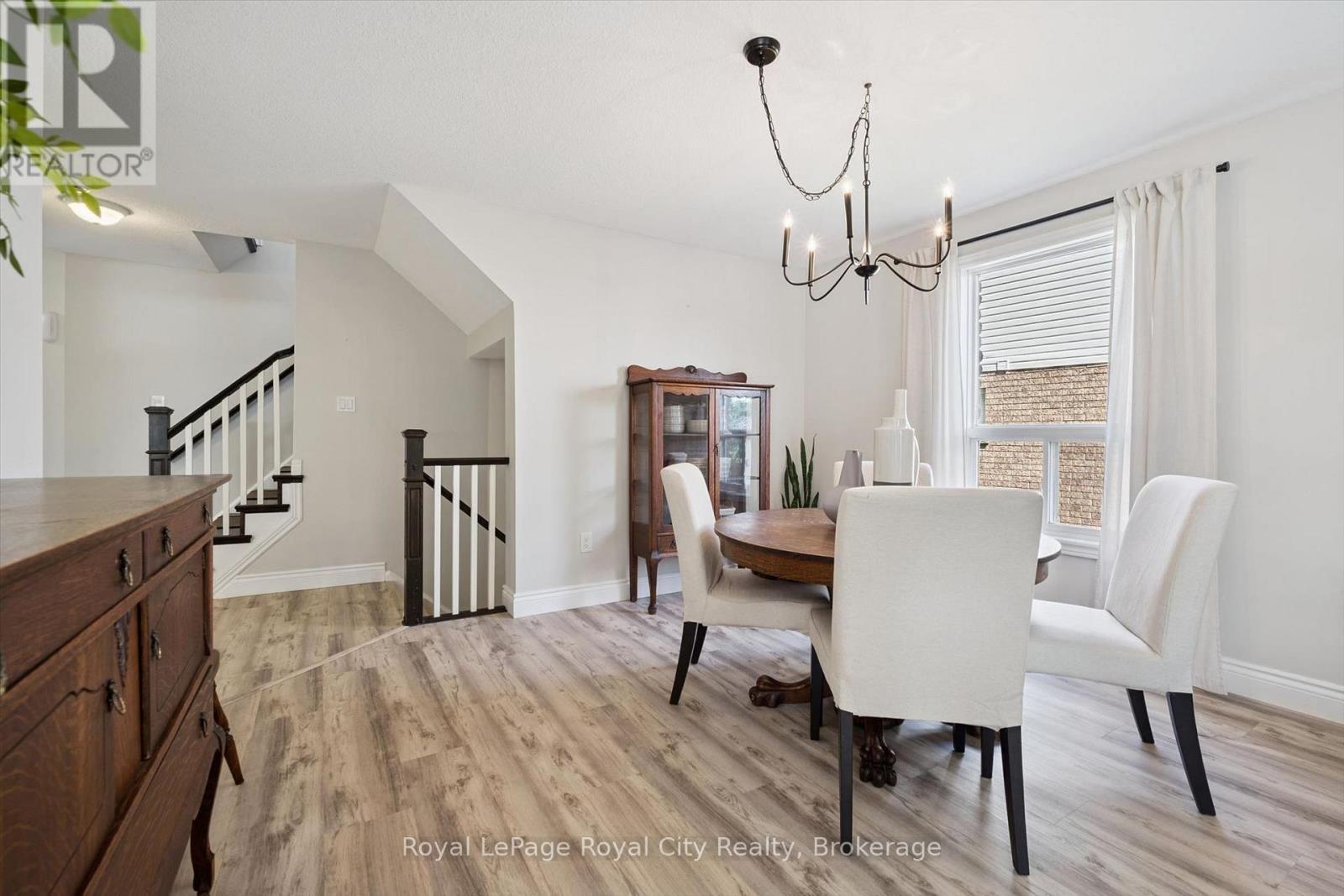 












81 TEAL DRIVE

,
Guelph (Kortright Hills),




Ontario
N1C1H2

