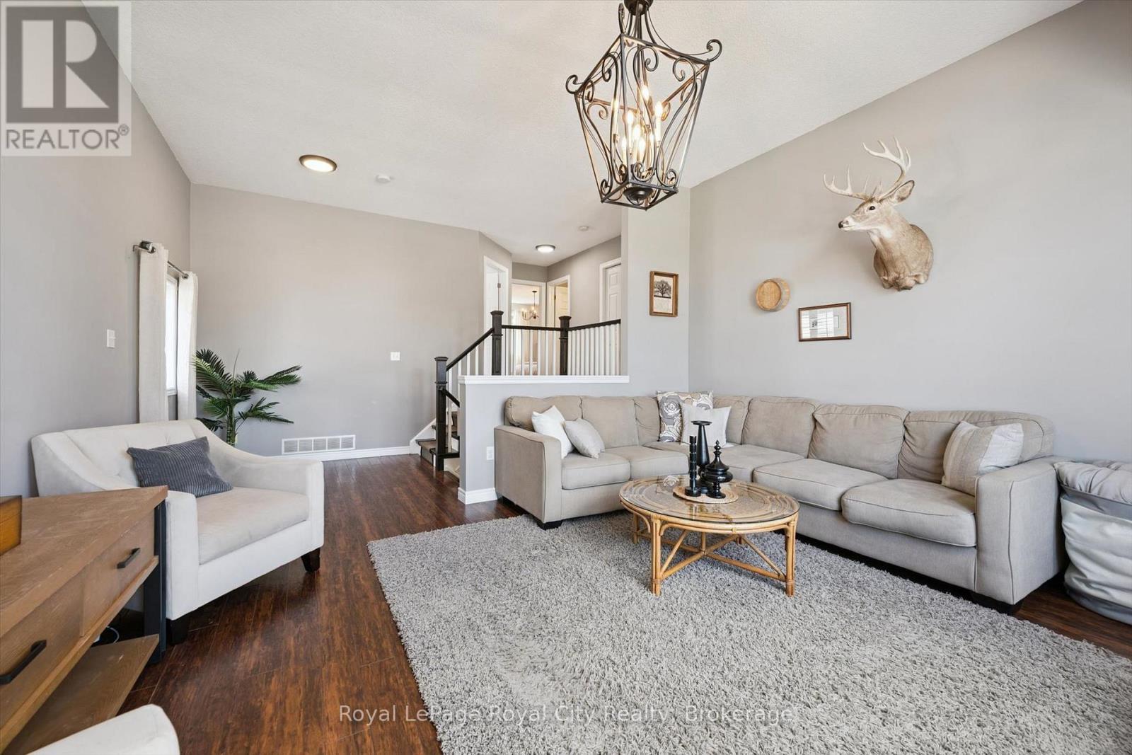 












81 TEAL DRIVE

,
Guelph (Kortright Hills),




Ontario
N1C1H2

