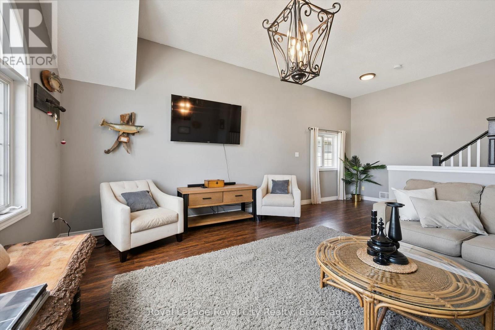 












81 TEAL DRIVE

,
Guelph (Kortright Hills),




Ontario
N1C1H2

