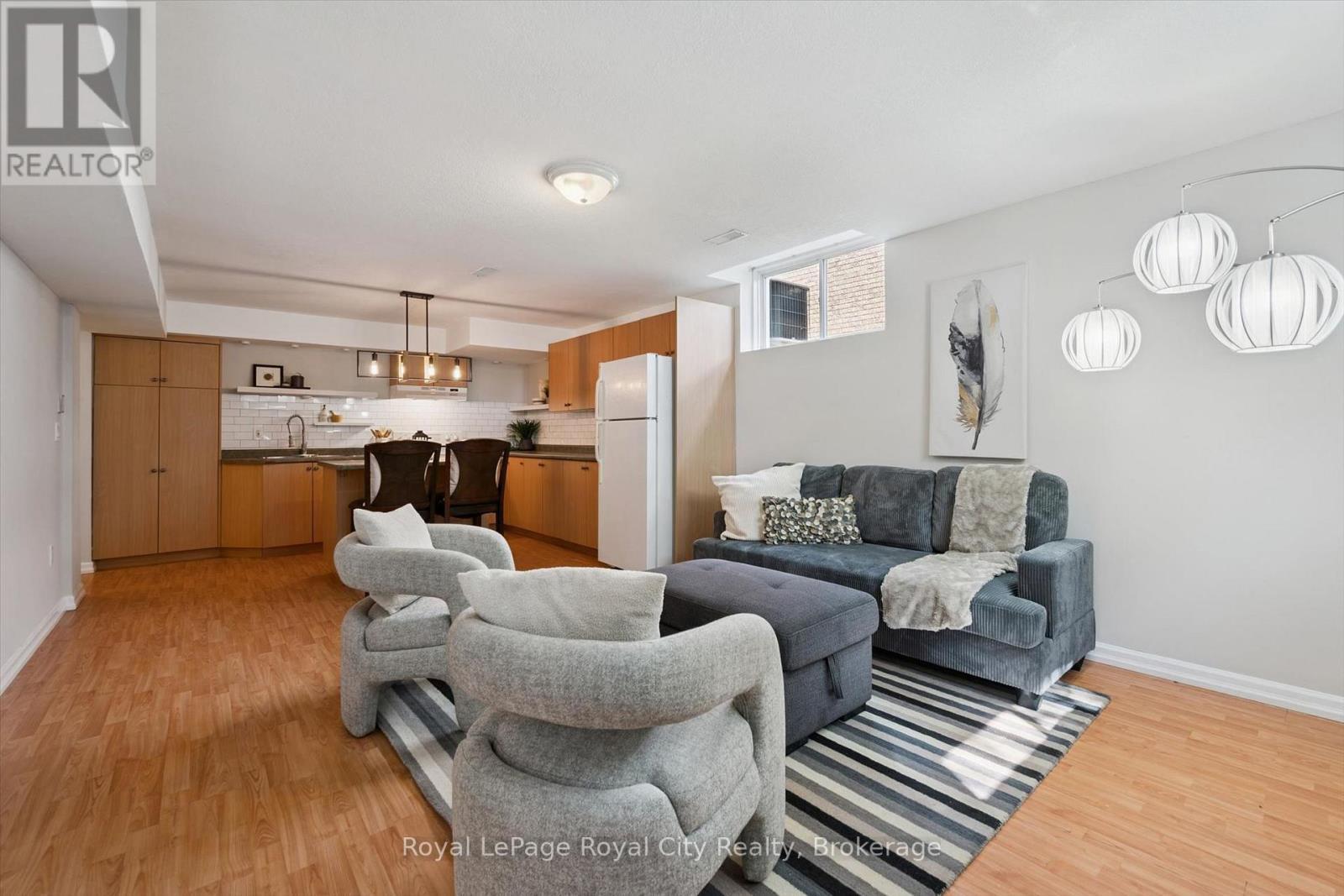












81 TEAL DRIVE

,
Guelph (Kortright Hills),




Ontario
N1C1H2

