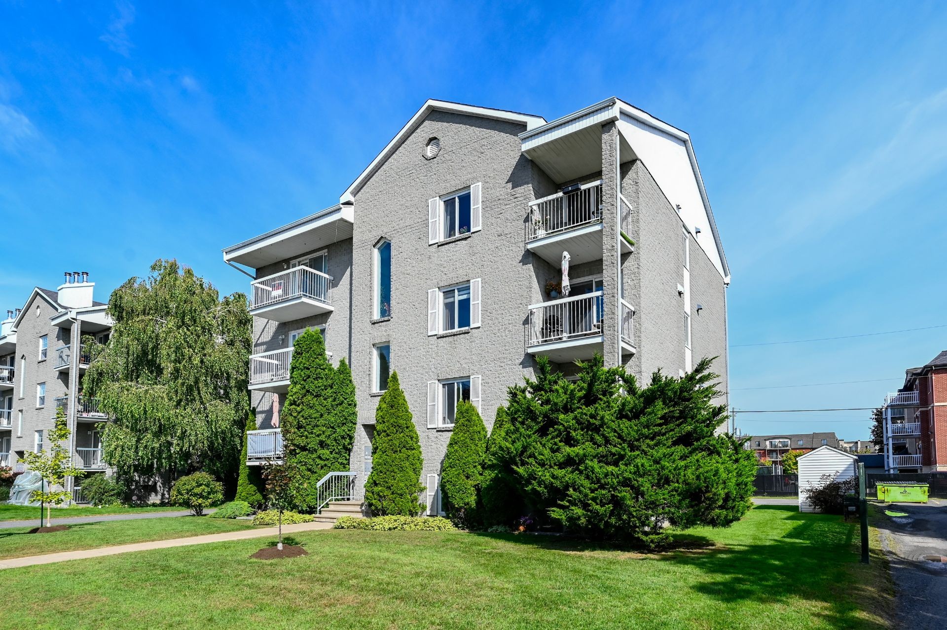 









1313


Boul. Lebel

, 302,
Chambly,




QC
J3L2N2

