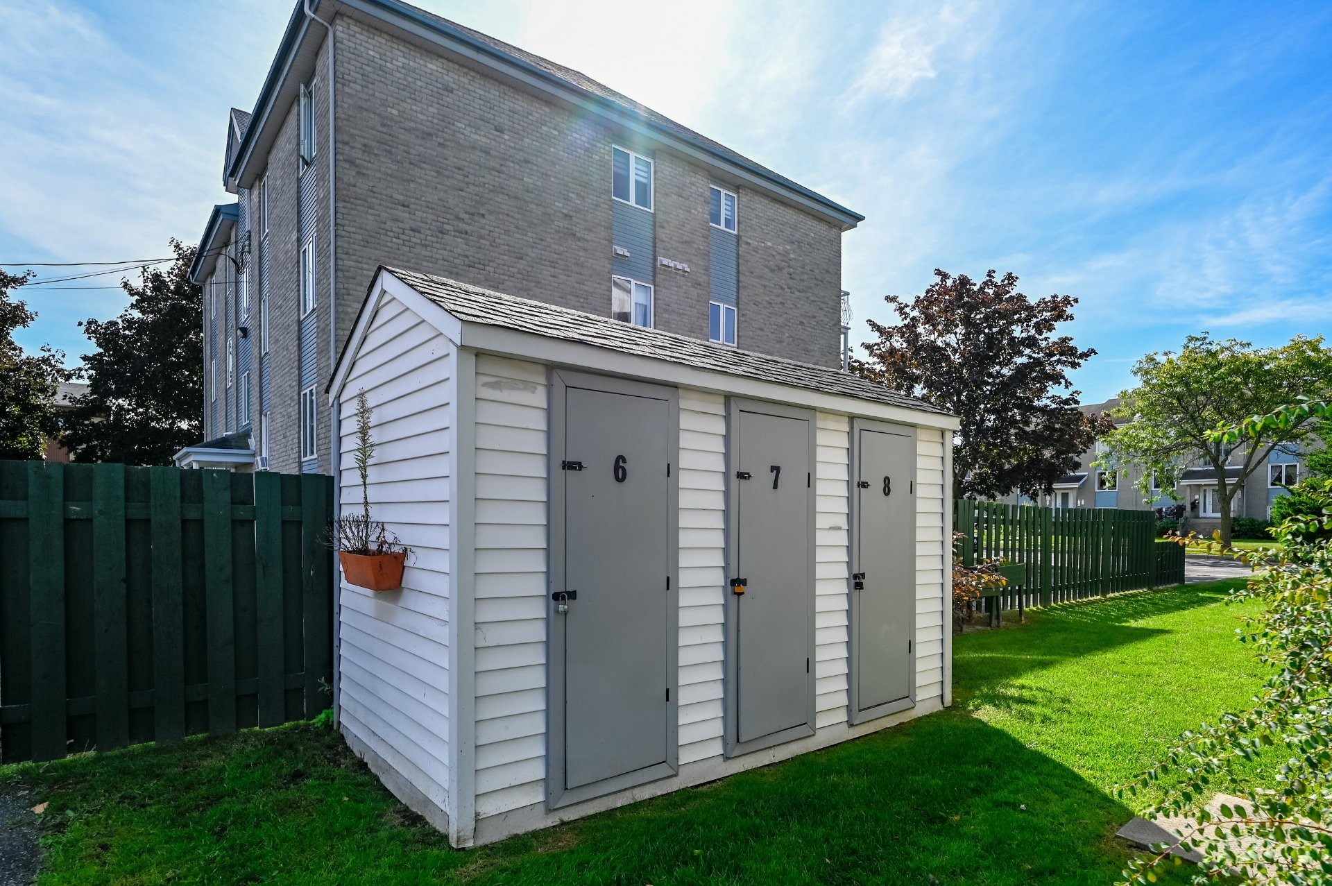 









1313


Boul. Lebel

, 302,
Chambly,




QC
J3L2N2

