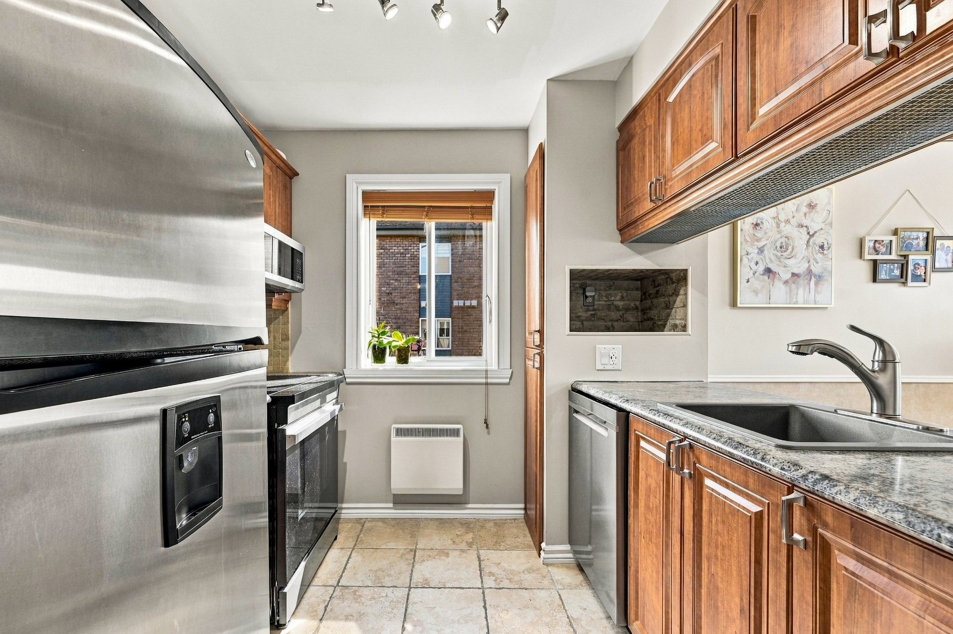 









1313


Boul. Lebel

, 302,
Chambly,




QC
J3L2N2

