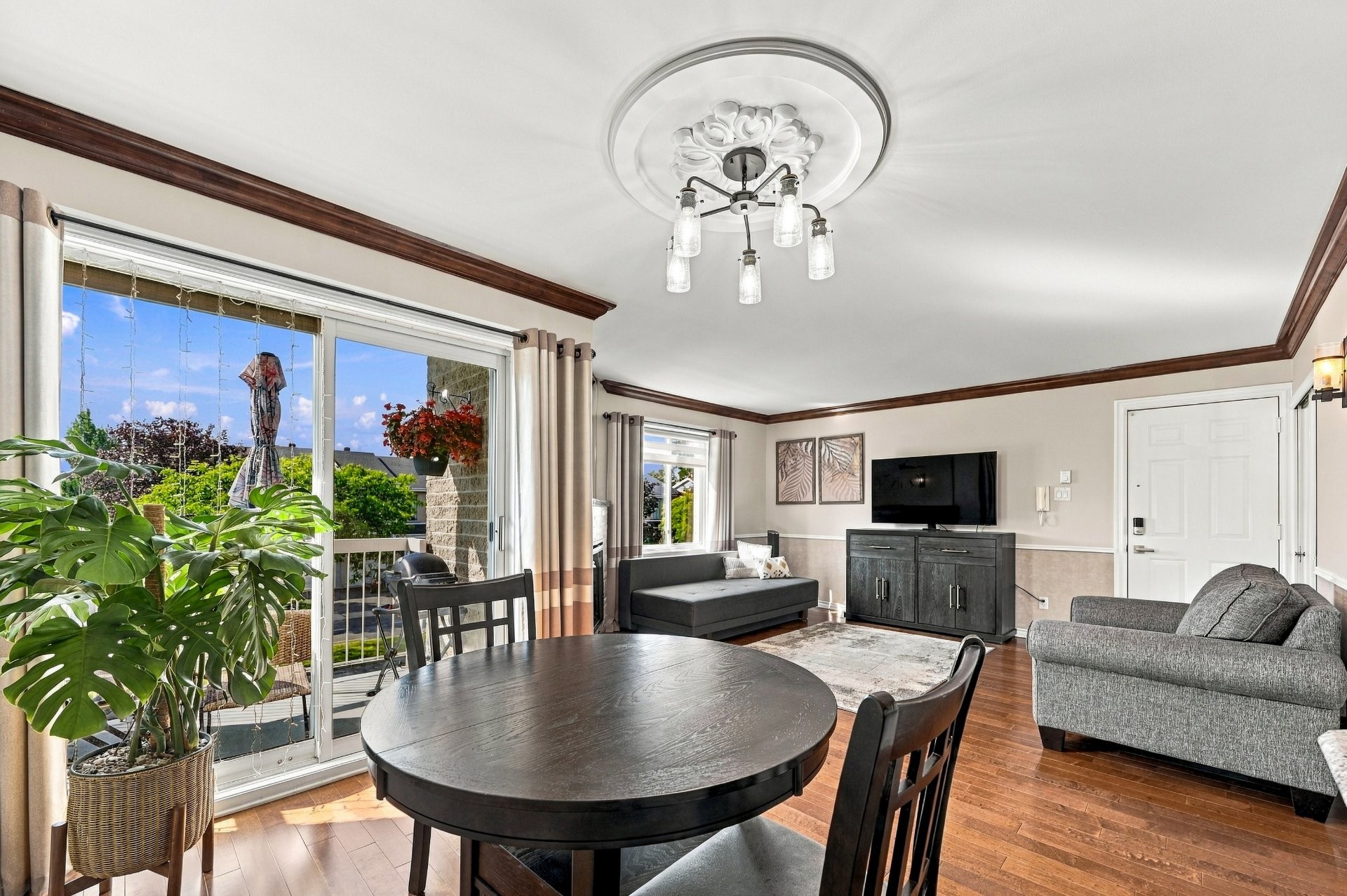 









1313


Boul. Lebel

, 302,
Chambly,




QC
J3L2N2

