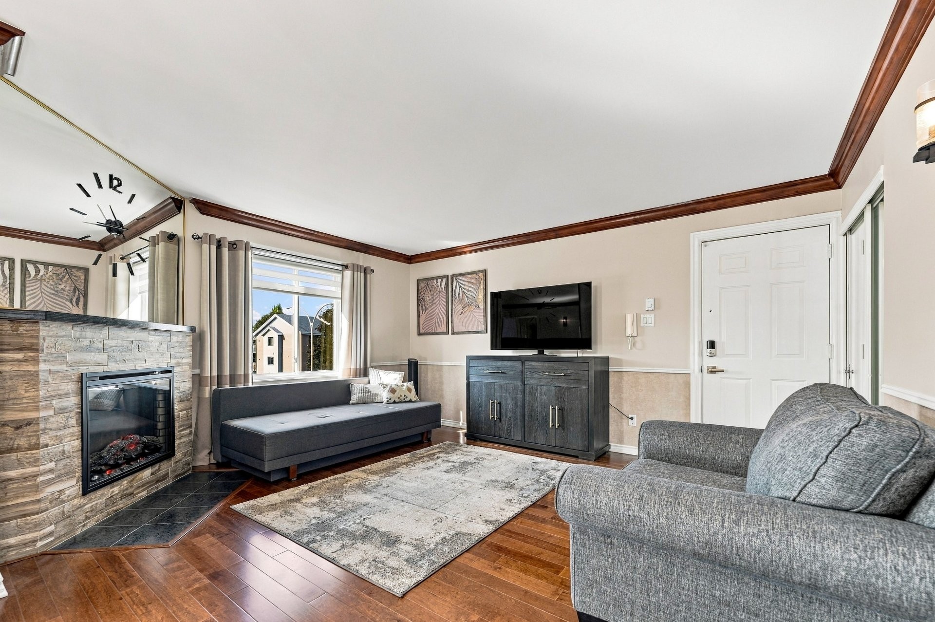 









1313


Boul. Lebel

, 302,
Chambly,




QC
J3L2N2

