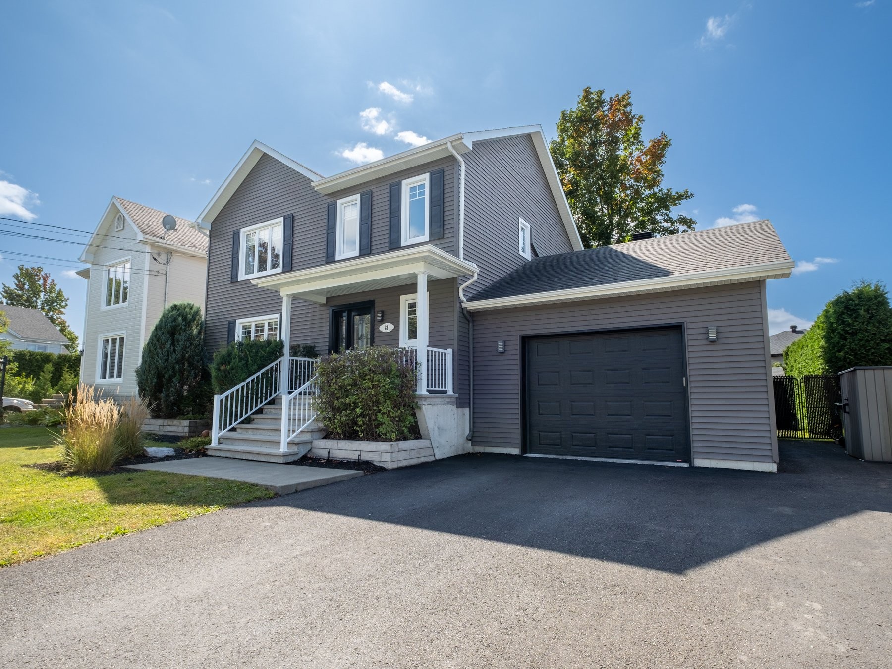 









28


Rue Horace-Thomas

,
Drummondville,




QC
J2A0C8

