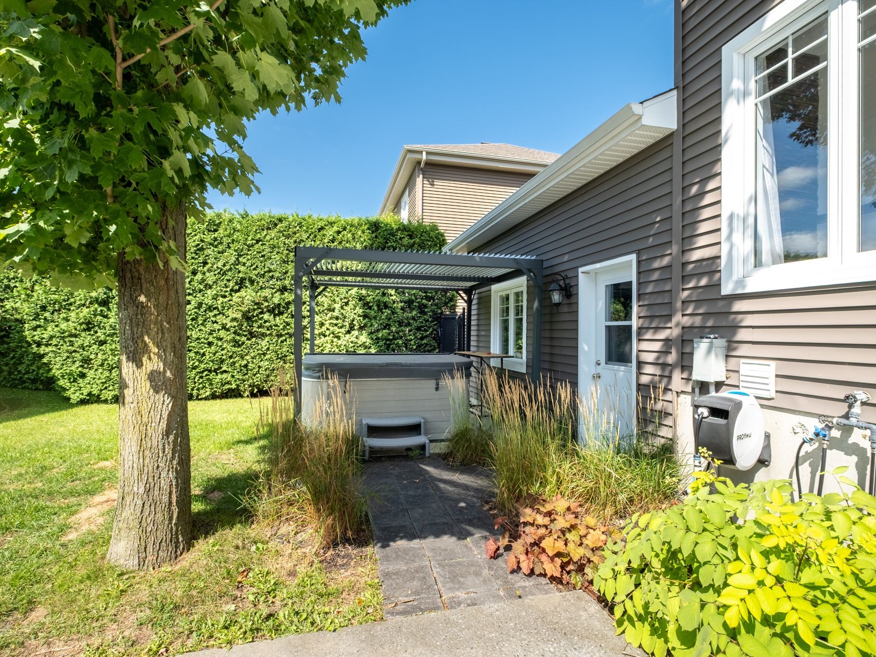 









28


Rue Horace-Thomas

,
Drummondville,




QC
J2A0C8

