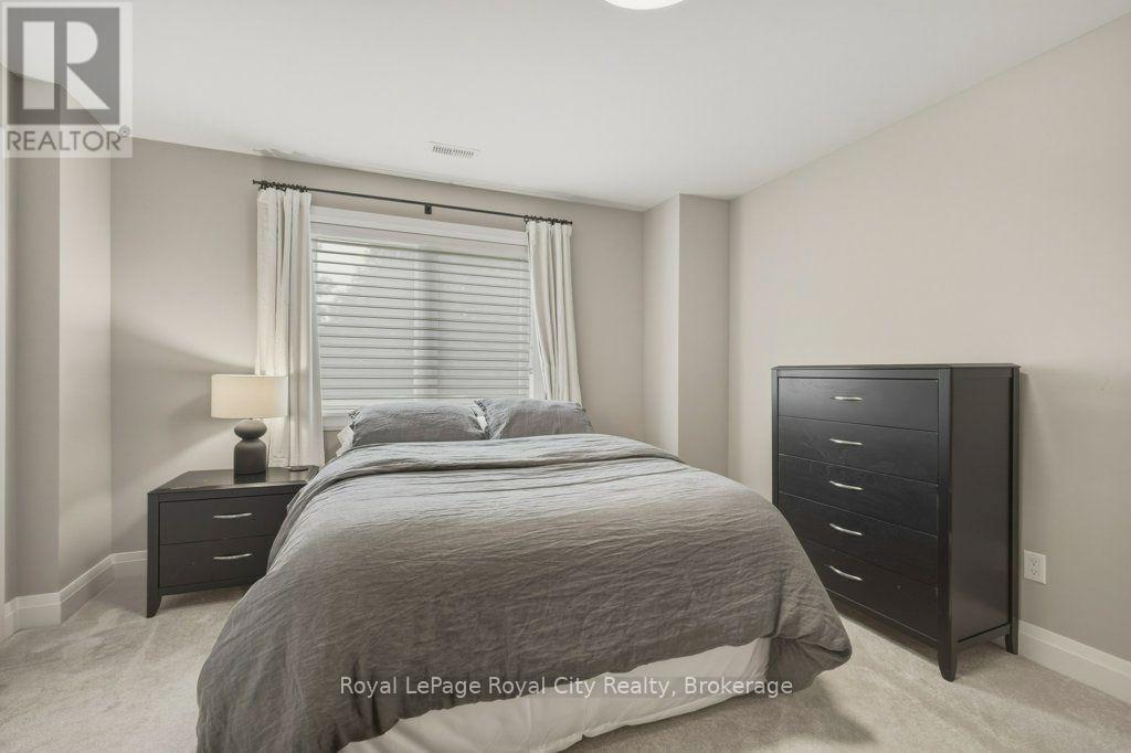 












236 STANLEY STREET

,
Newmarket (Central Newmarket),




Ontario
L3Y4M9

