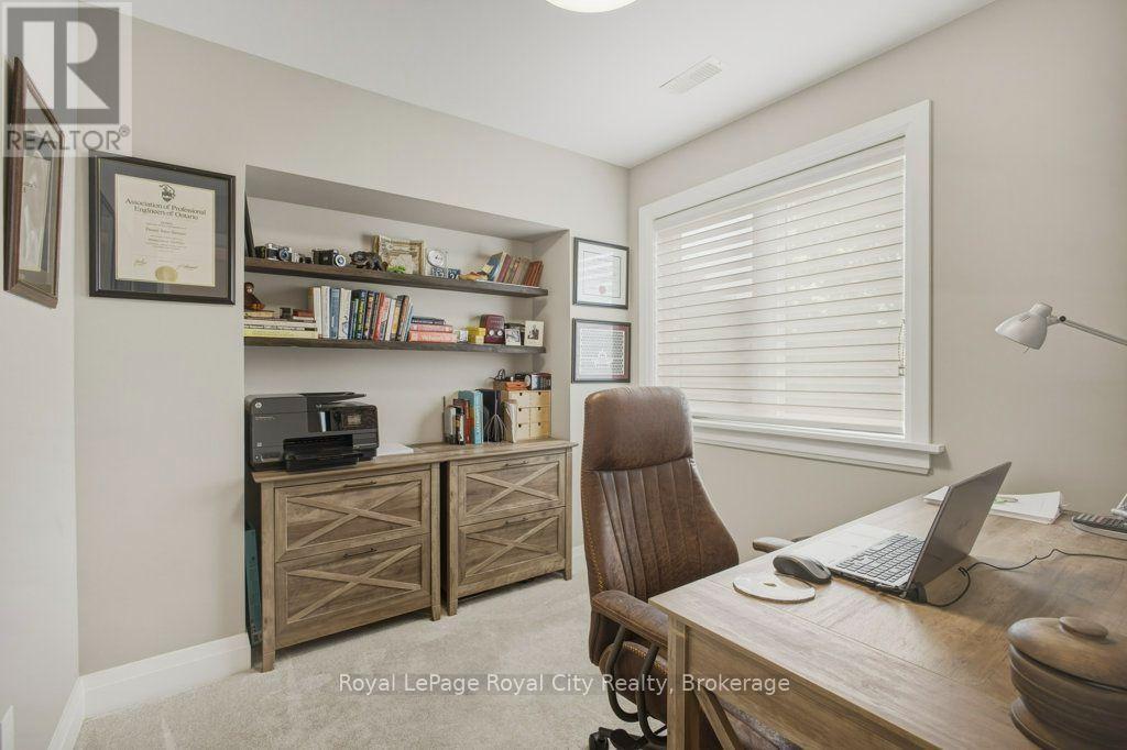 












236 STANLEY STREET

,
Newmarket (Central Newmarket),




Ontario
L3Y4M9

