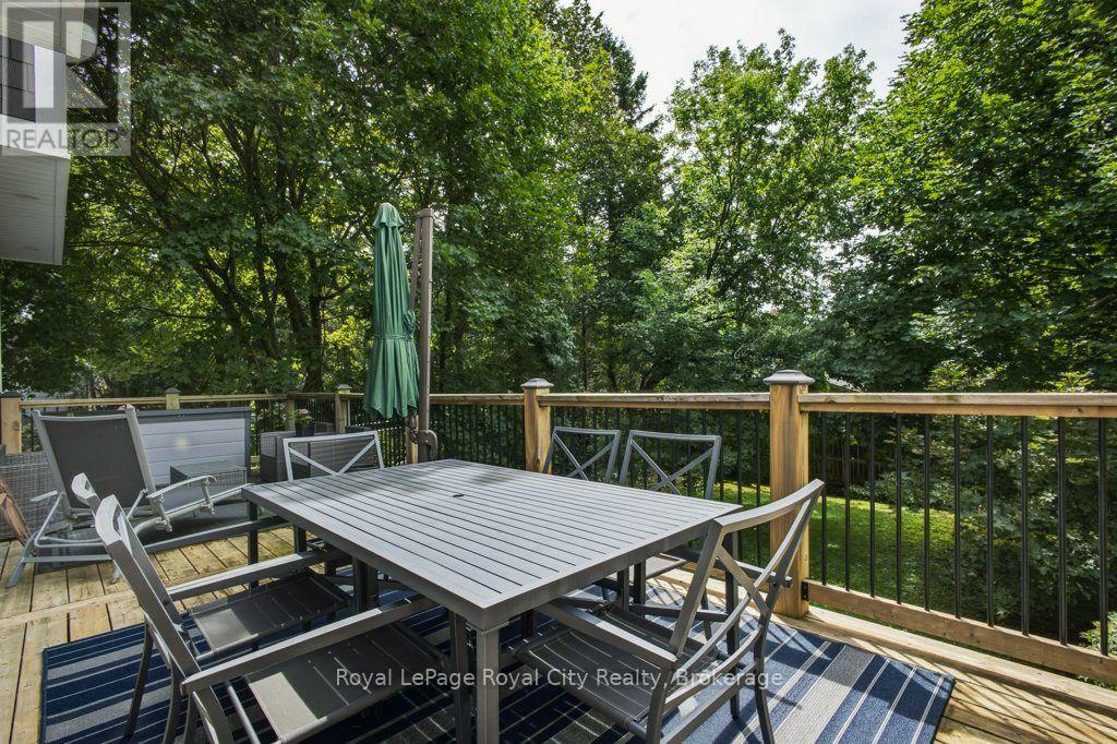 












236 STANLEY STREET

,
Newmarket (Central Newmarket),




Ontario
L3Y4M9

