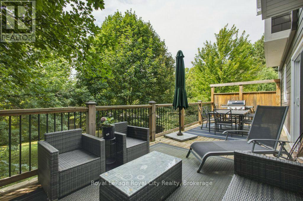 












236 STANLEY STREET

,
Newmarket (Central Newmarket),




Ontario
L3Y4M9

