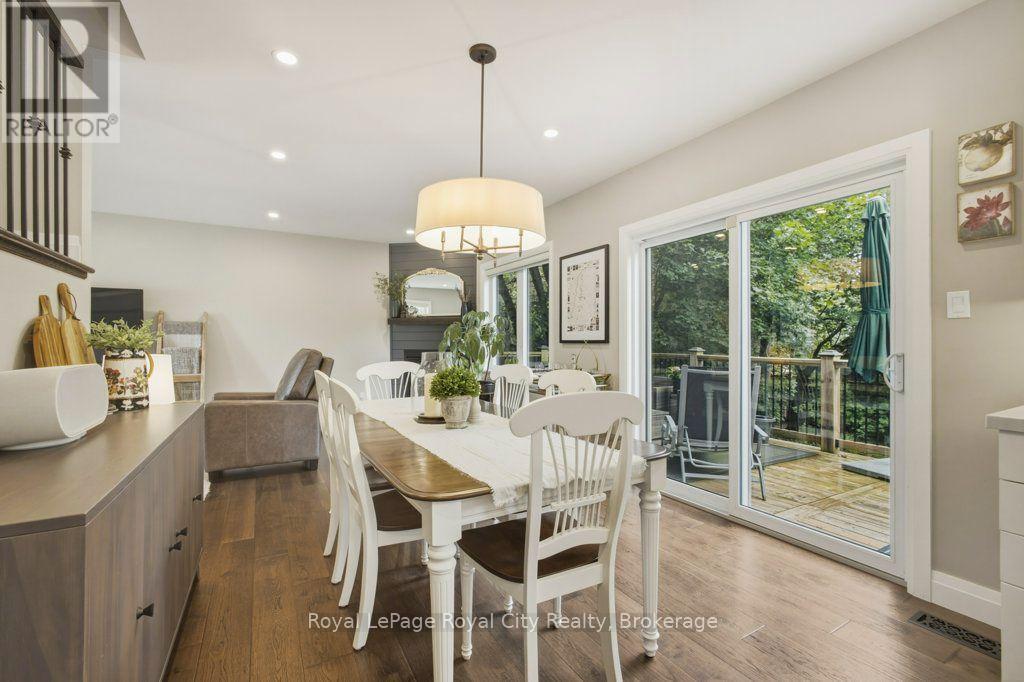 












236 STANLEY STREET

,
Newmarket (Central Newmarket),




Ontario
L3Y4M9

