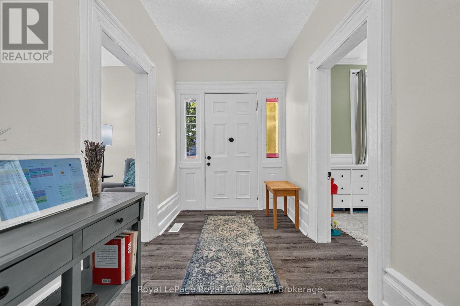 












393 MAIN STREET S

,
Guelph/Eramosa (Rockwood),




Ontario
N0B2K0

