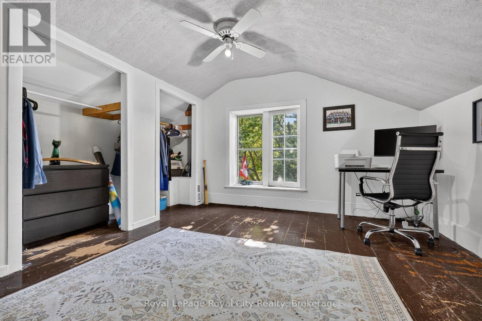 












393 MAIN STREET S

,
Guelph/Eramosa (Rockwood),




Ontario
N0B2K0


