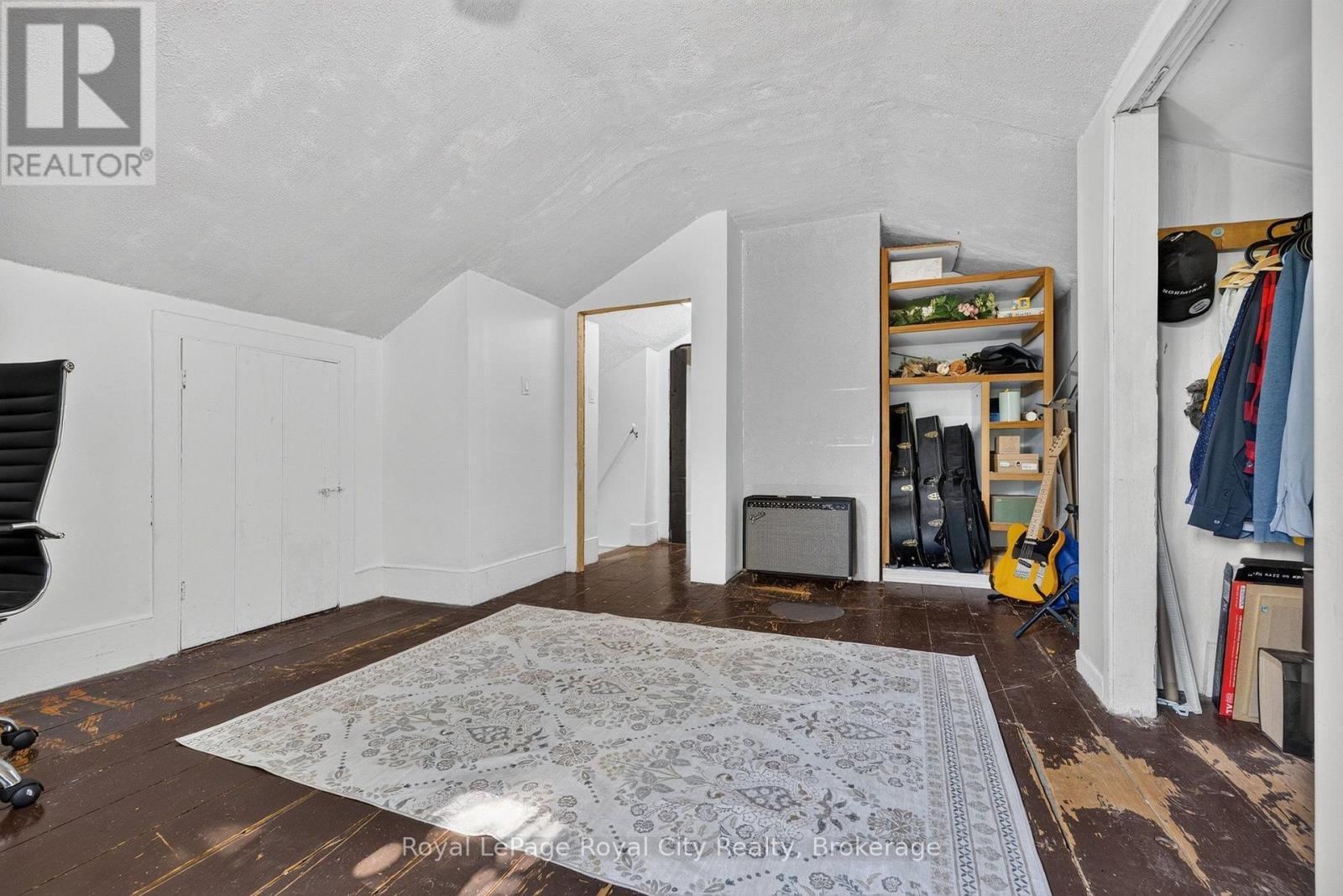 












393 MAIN STREET S

,
Guelph/Eramosa (Rockwood),




Ontario
N0B2K0

